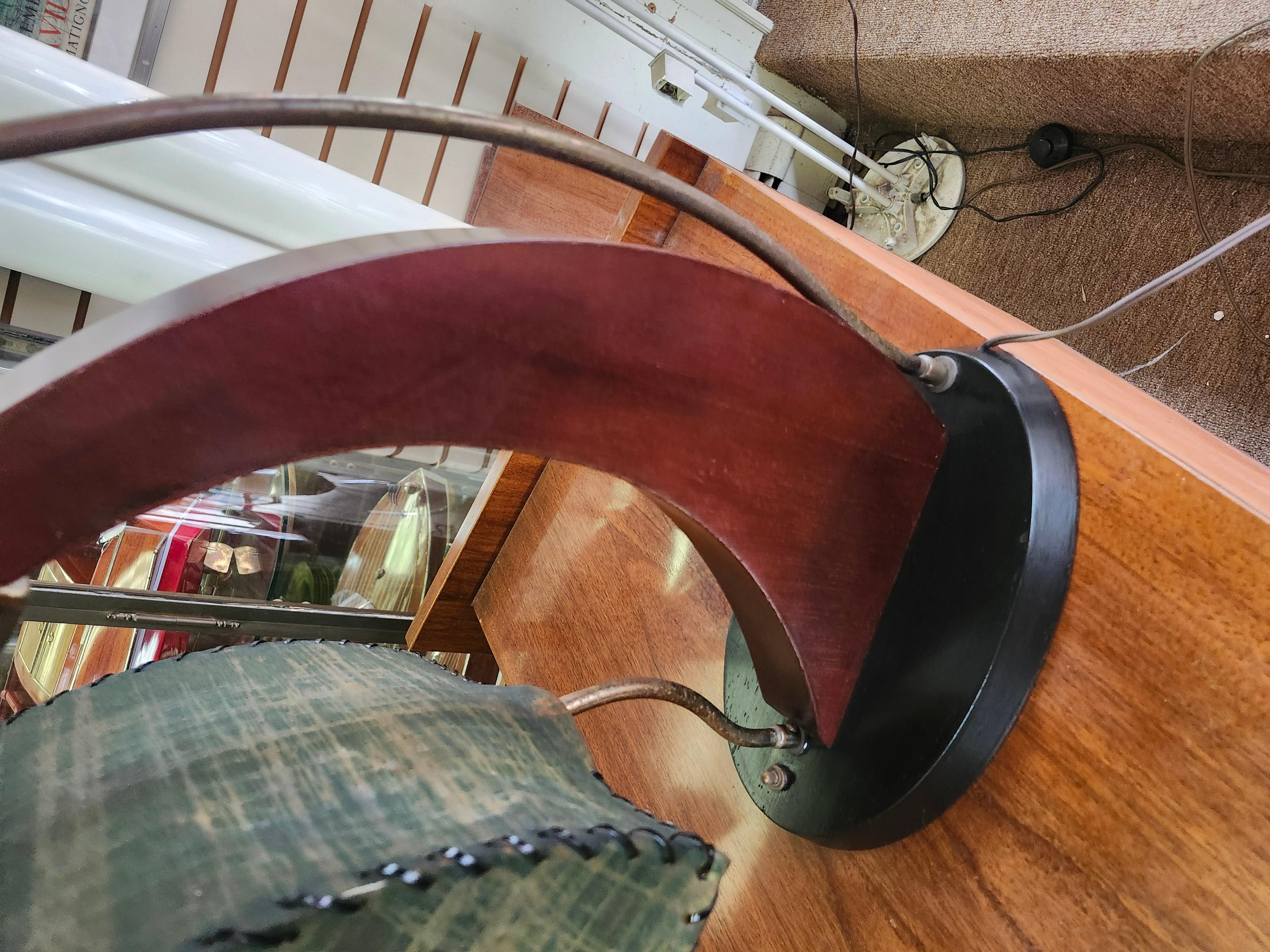 Lampada da tavolo scultorea del Mid Century Modern di Luxcraft C1955 in vendita 3