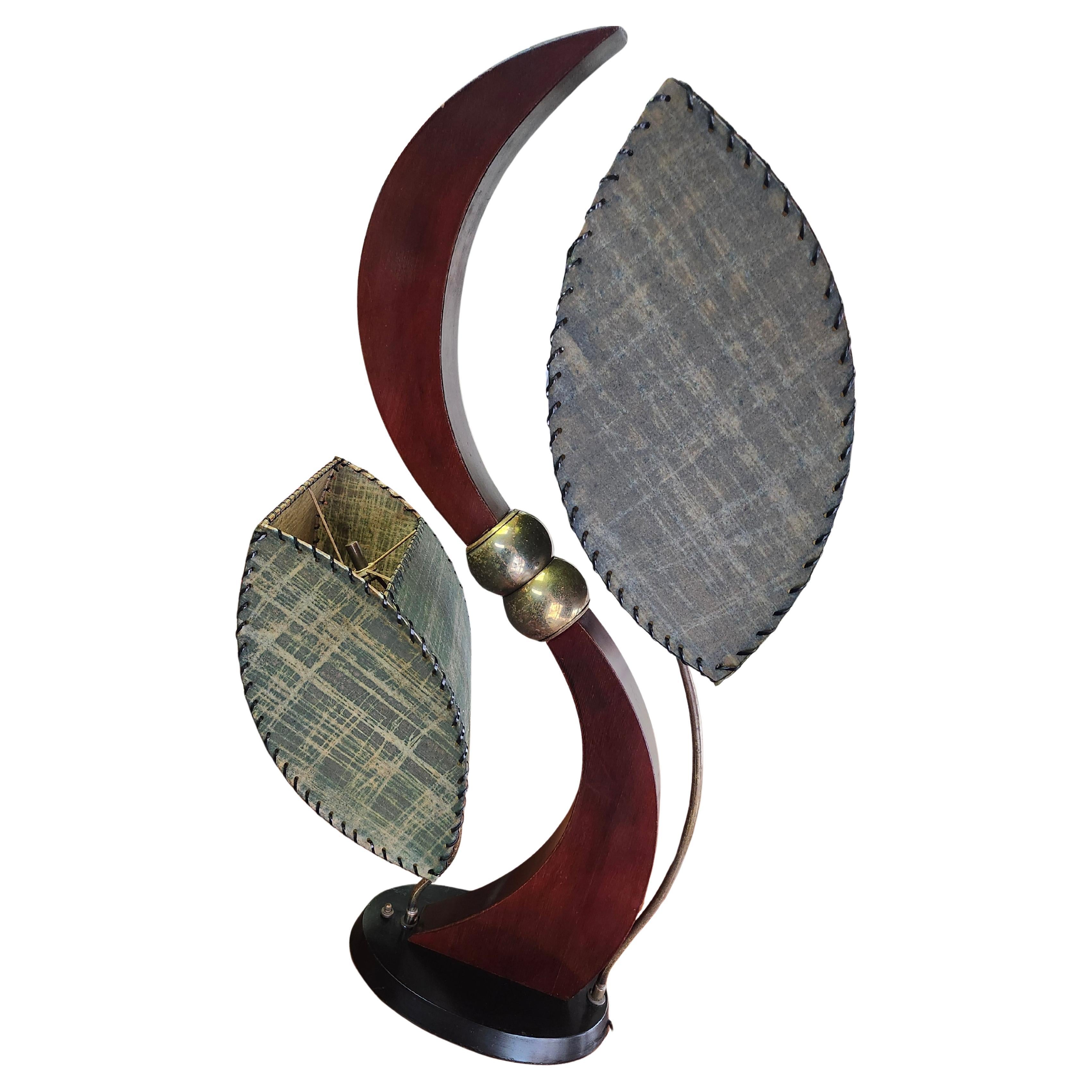 Metallo Lampada da tavolo scultorea del Mid Century Modern di Luxcraft C1955 in vendita