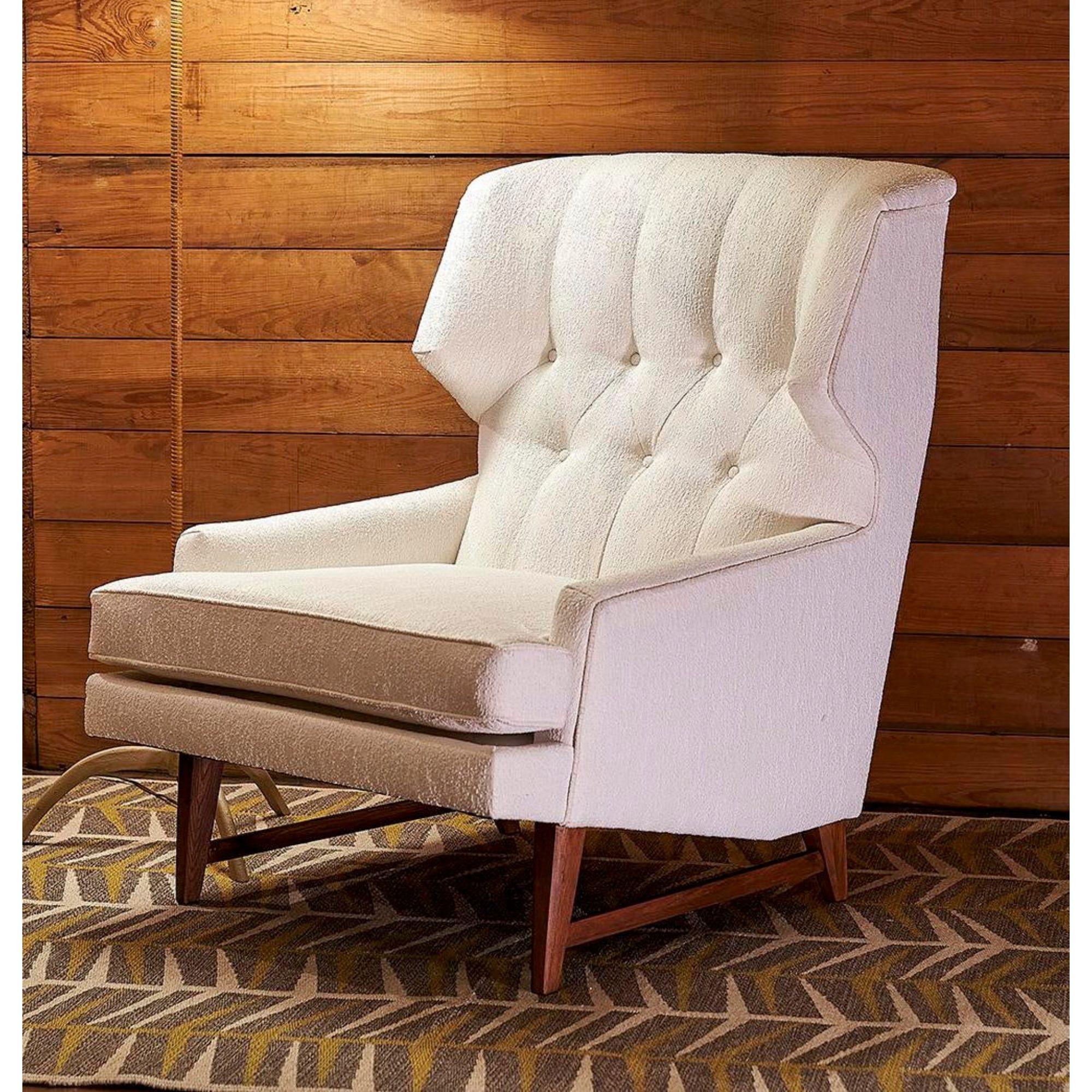 Skulpturaler hoher Ohrensessel aus weißem Bouclé, Mid Century Modern 1960er Jahre (Moderne der Mitte des Jahrhunderts) im Angebot