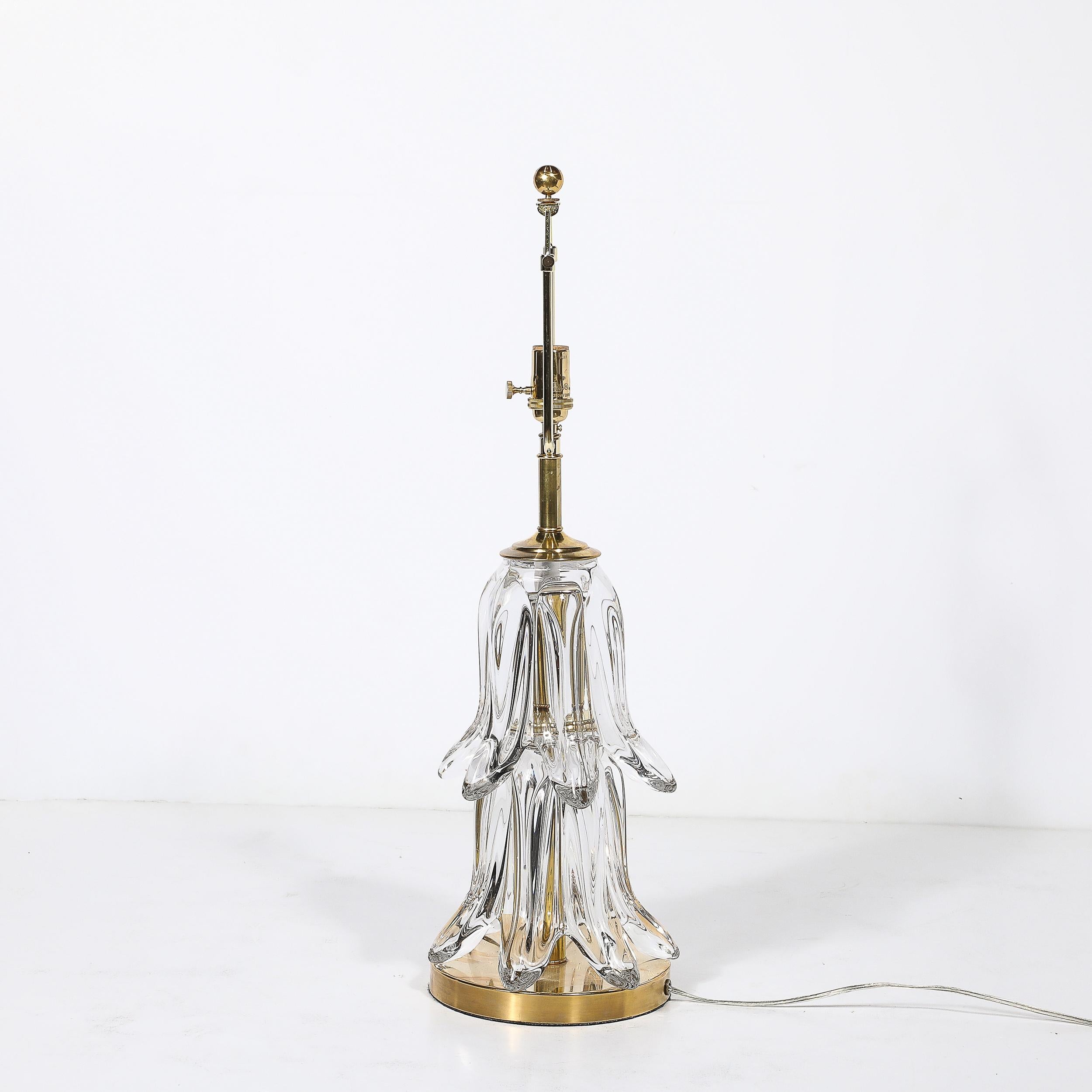 Lámparas de sobremesa escultóricas de cristal translúcido con accesorios de latón, modernas de mediados de siglo en venta 9