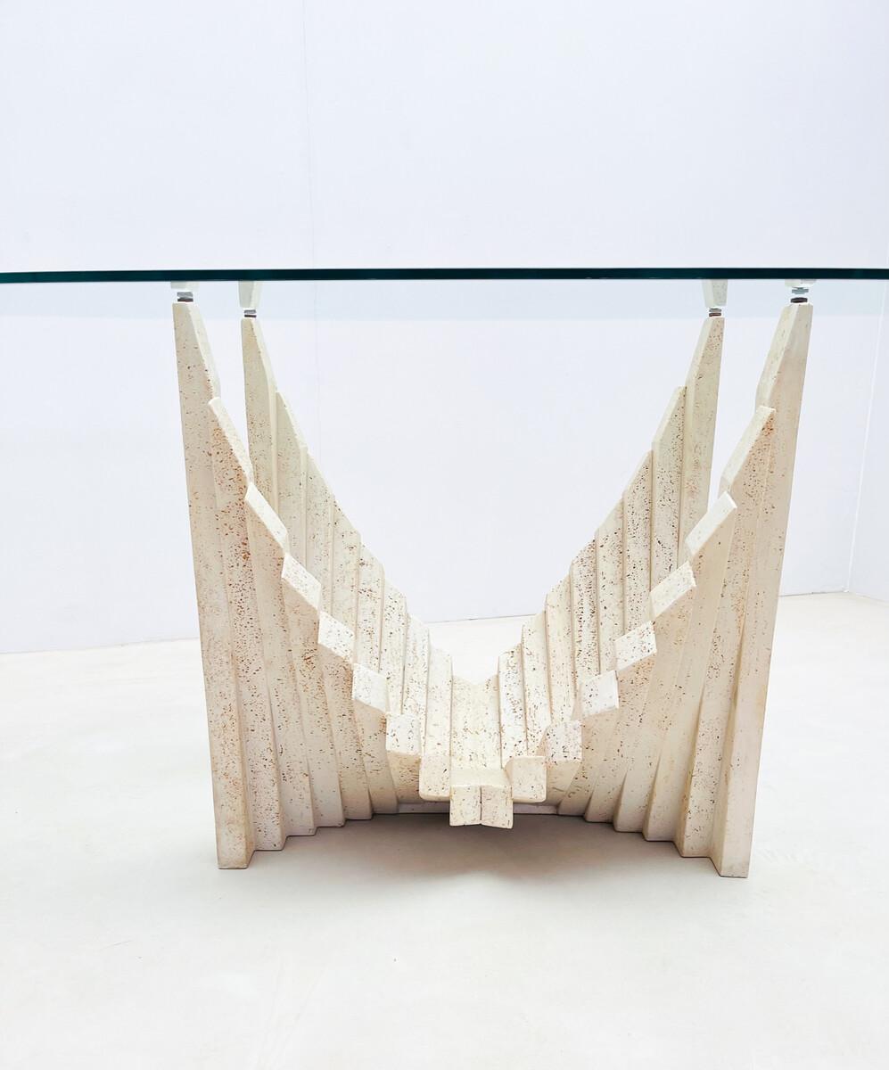 Mid-Century Modern Sculptural Travertine Dining Table, Italy, 1970s In Good Condition For Sale In Brussels, BE