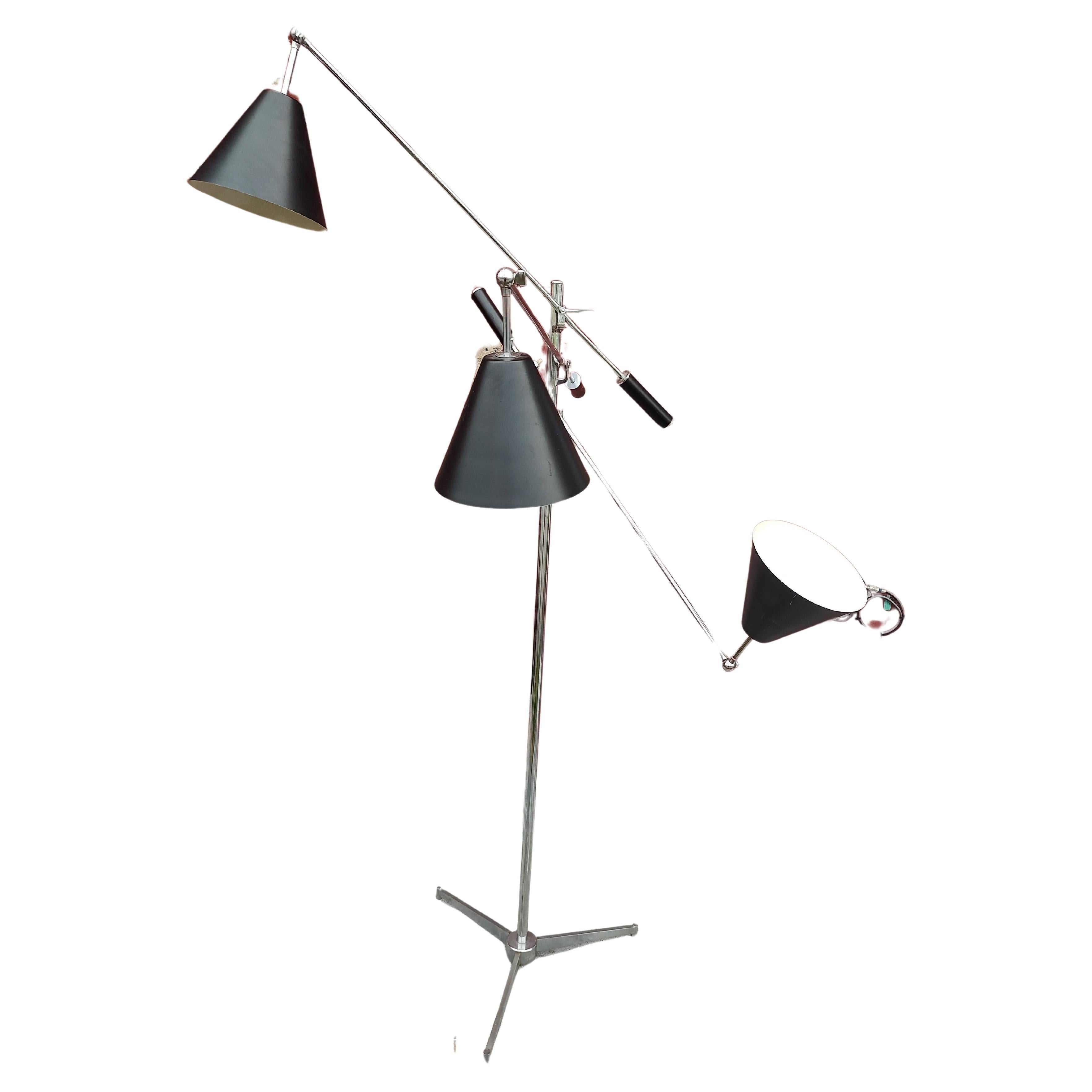 Metal Mid Century Modern Sculptural Triennial Floor Lamp by Gino Sarfatti Italy C1960 For Sale
