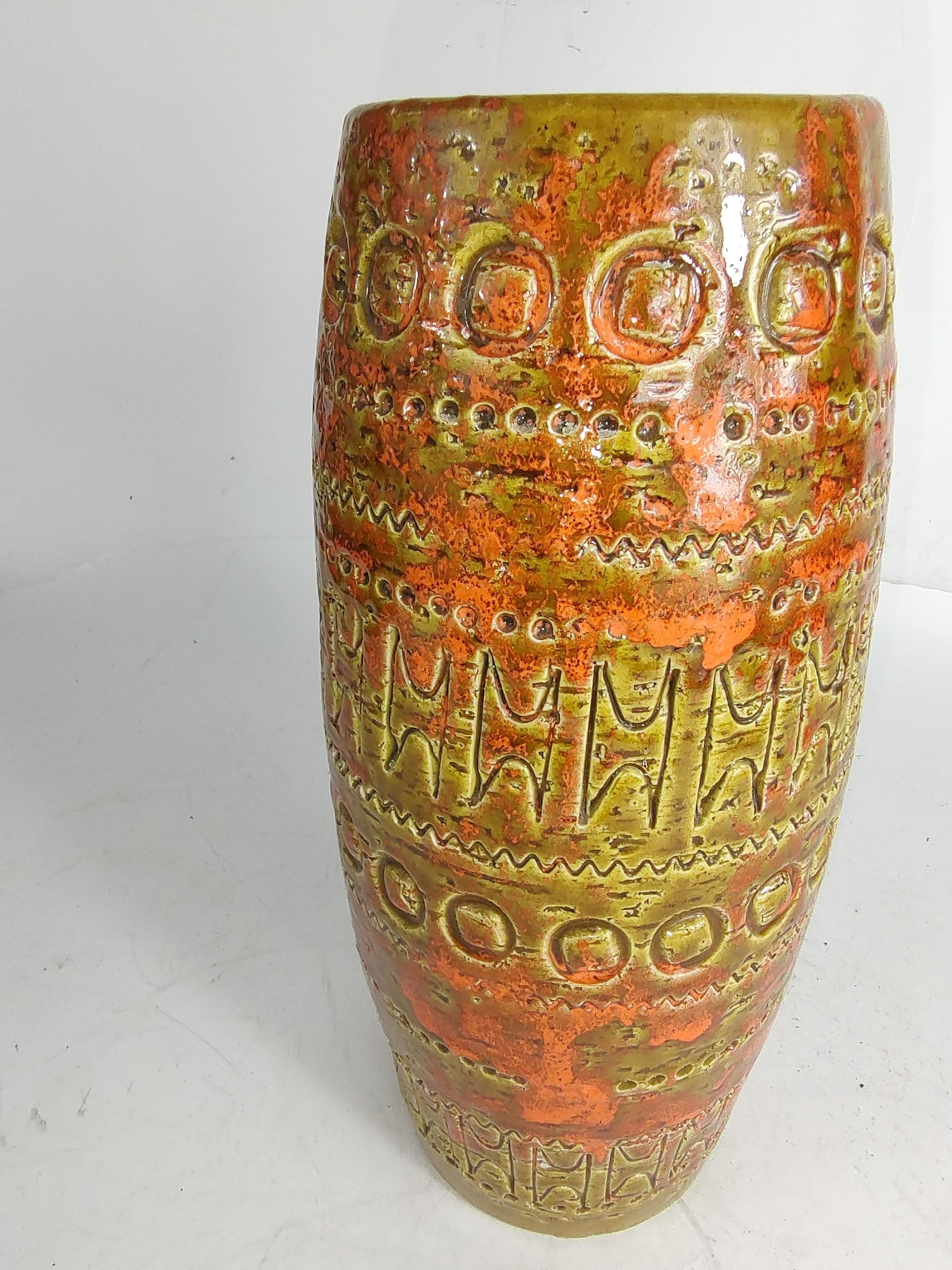 Moderne skulpturale Vase aus der Mitte des Jahrhunderts von Bitossi & Aldo Londi  (Ton) im Angebot