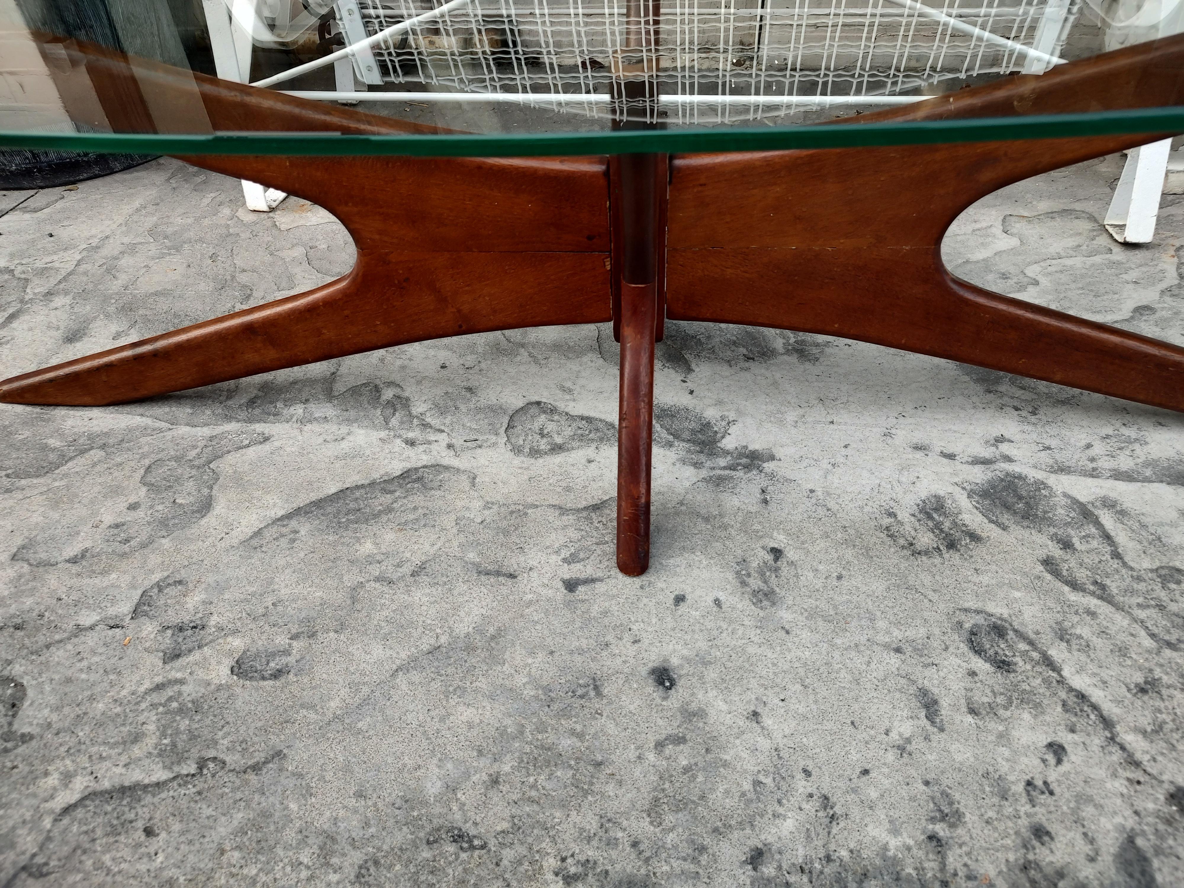 Mid-Century Modern Sculptural Walnut Cocktail Table by Adrian Pearsall For Sale 4