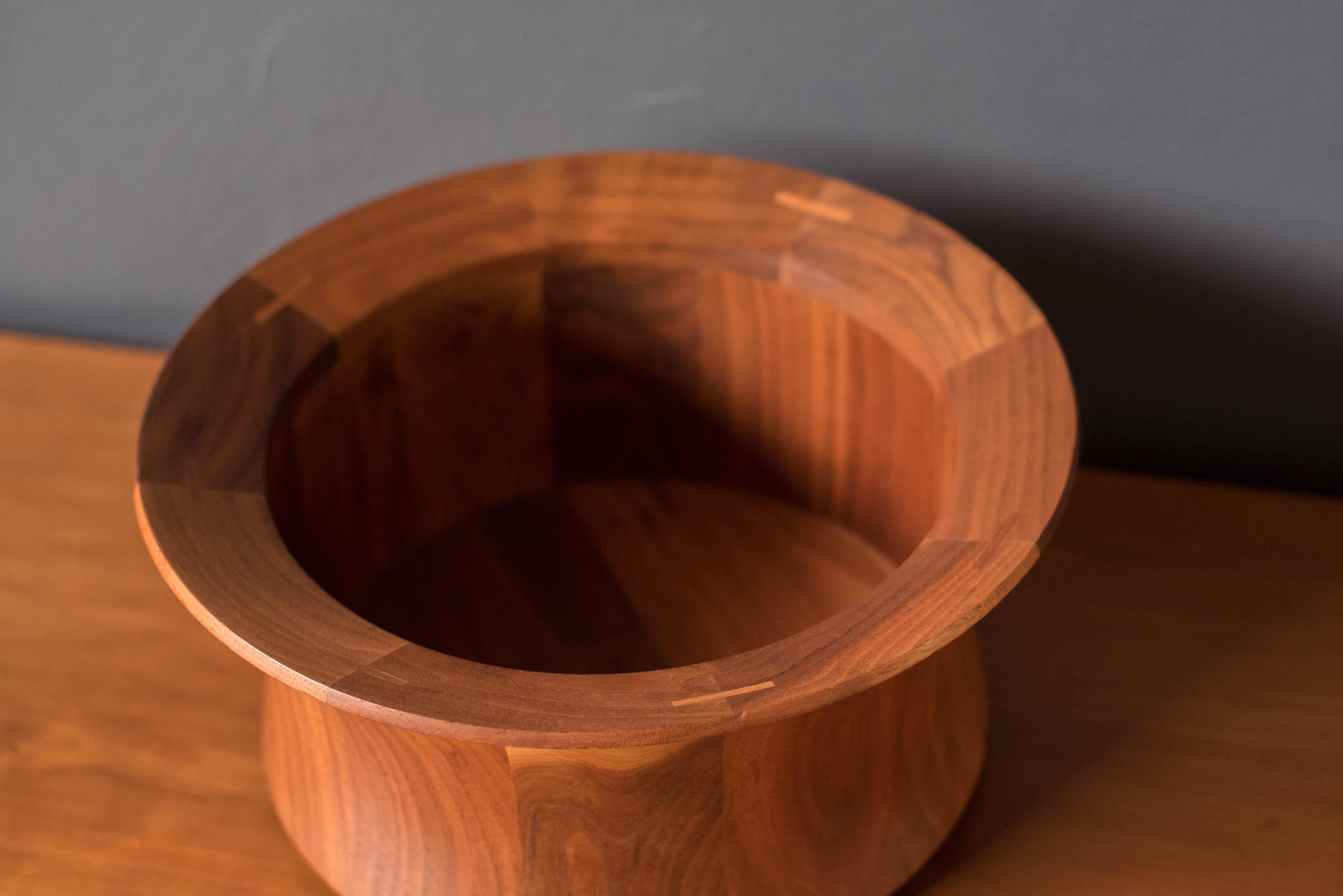 Mid Century Modern Sculptural Walnut Decorative Serving Bowl In Good Condition For Sale In San Jose, CA