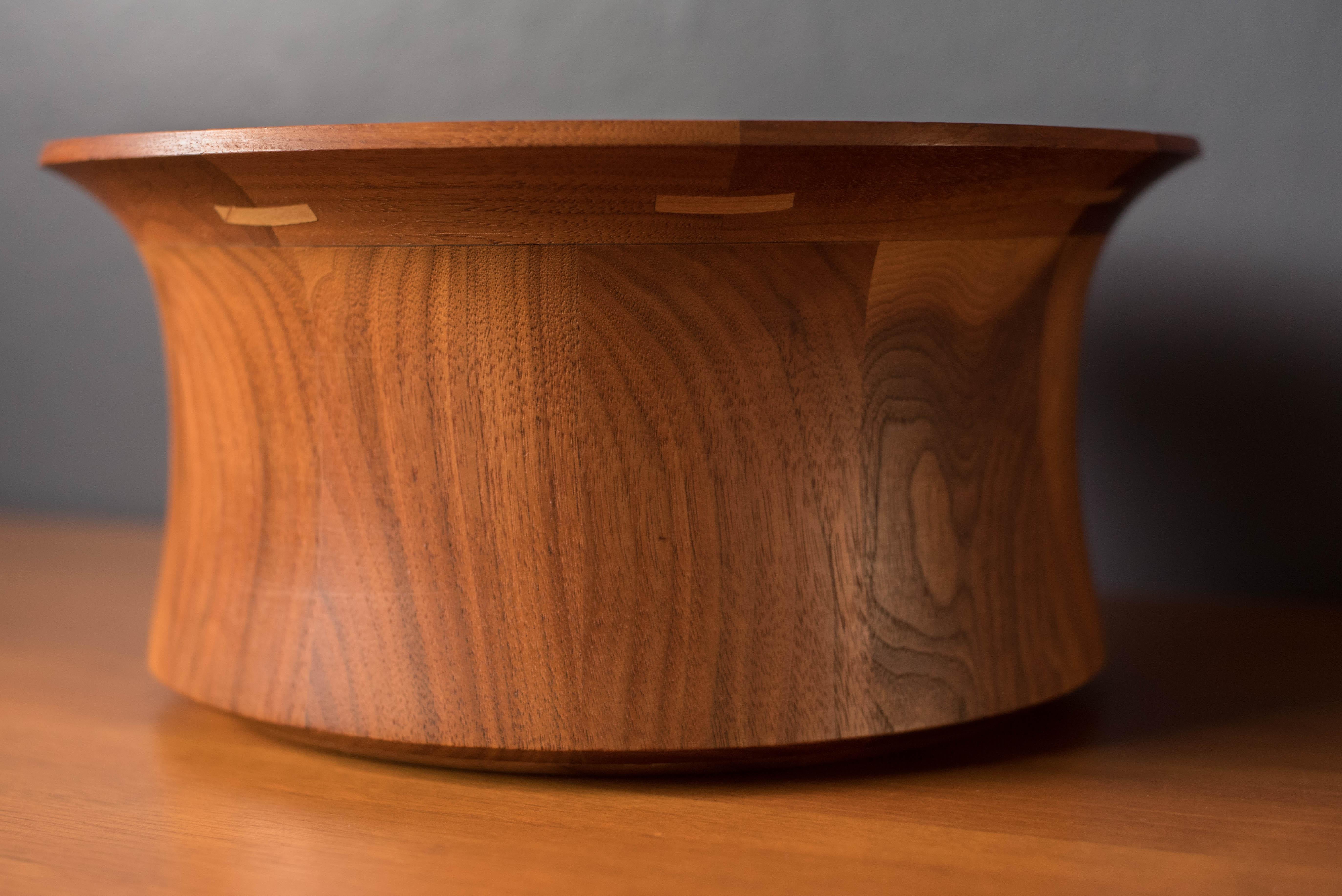 Mid-20th Century Mid Century Modern Sculptural Walnut Decorative Serving Bowl For Sale