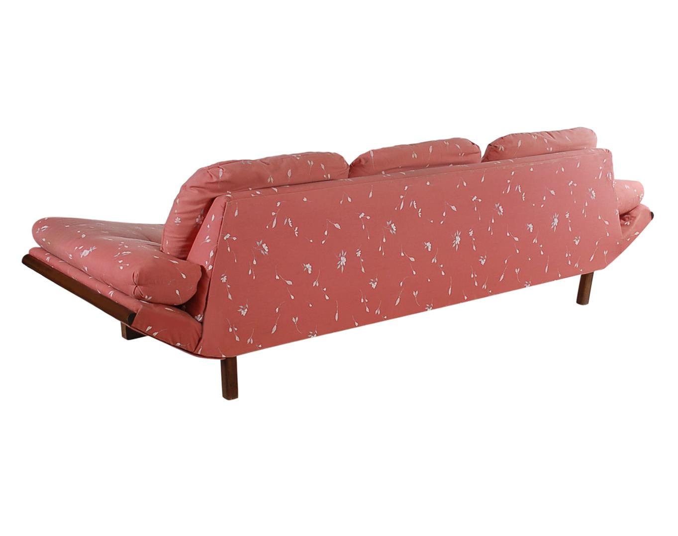 American Mid-Century Modern Sculptural Walnut Frame Gondola Sofa in the Style of Pearsall