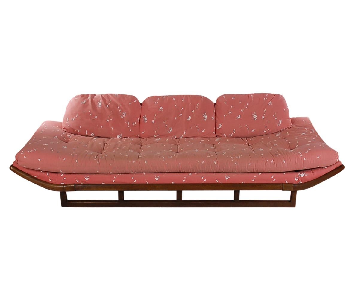 Mid-Century Modern Sculptural Walnut Frame Gondola Sofa in the Style of Pearsall In Fair Condition In Philadelphia, PA