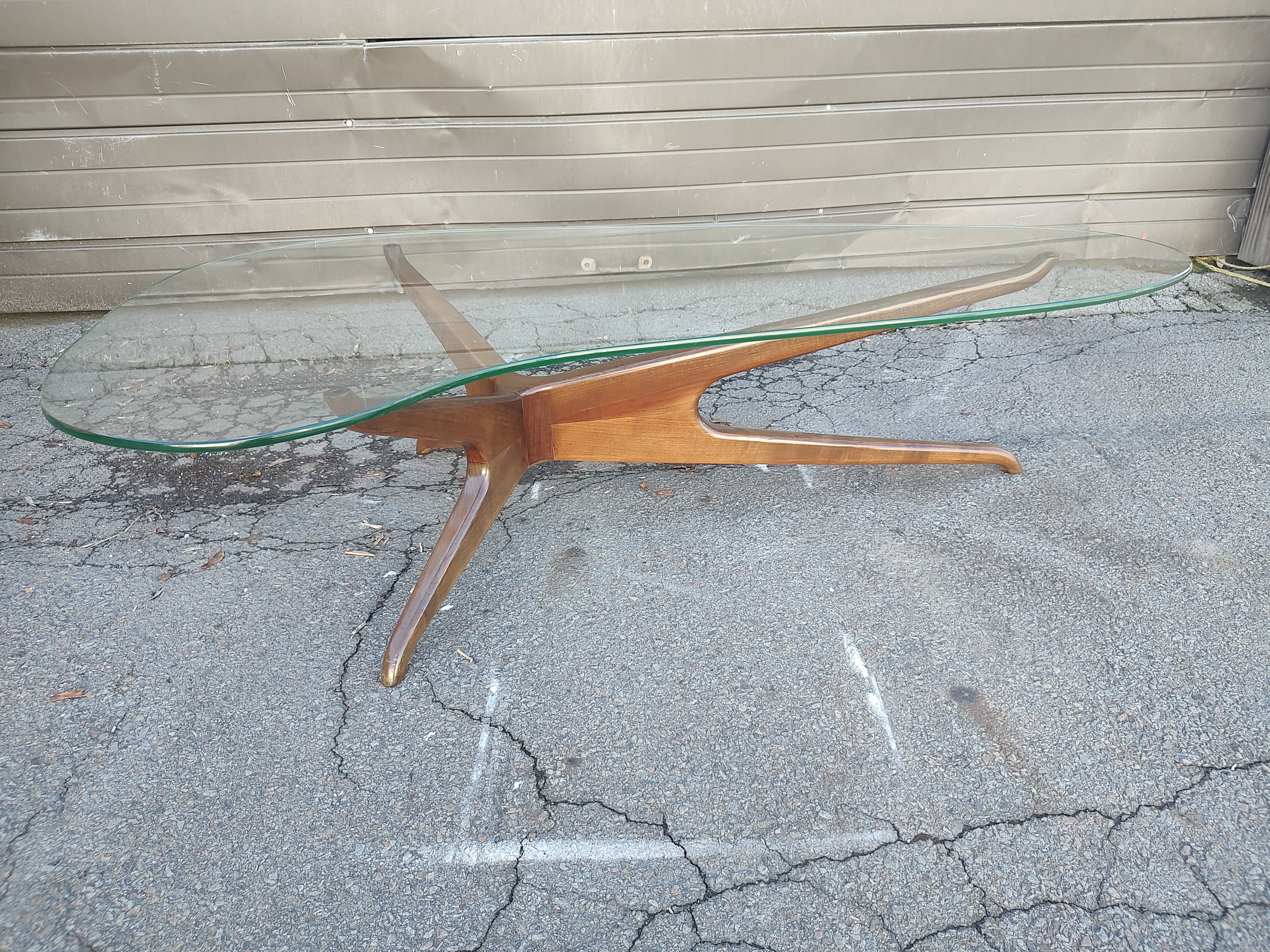 Mid Century Modern Sculptural Walnut & Glass Cocktail Table by Vladimir Kagan In Good Condition For Sale In Port Jervis, NY
