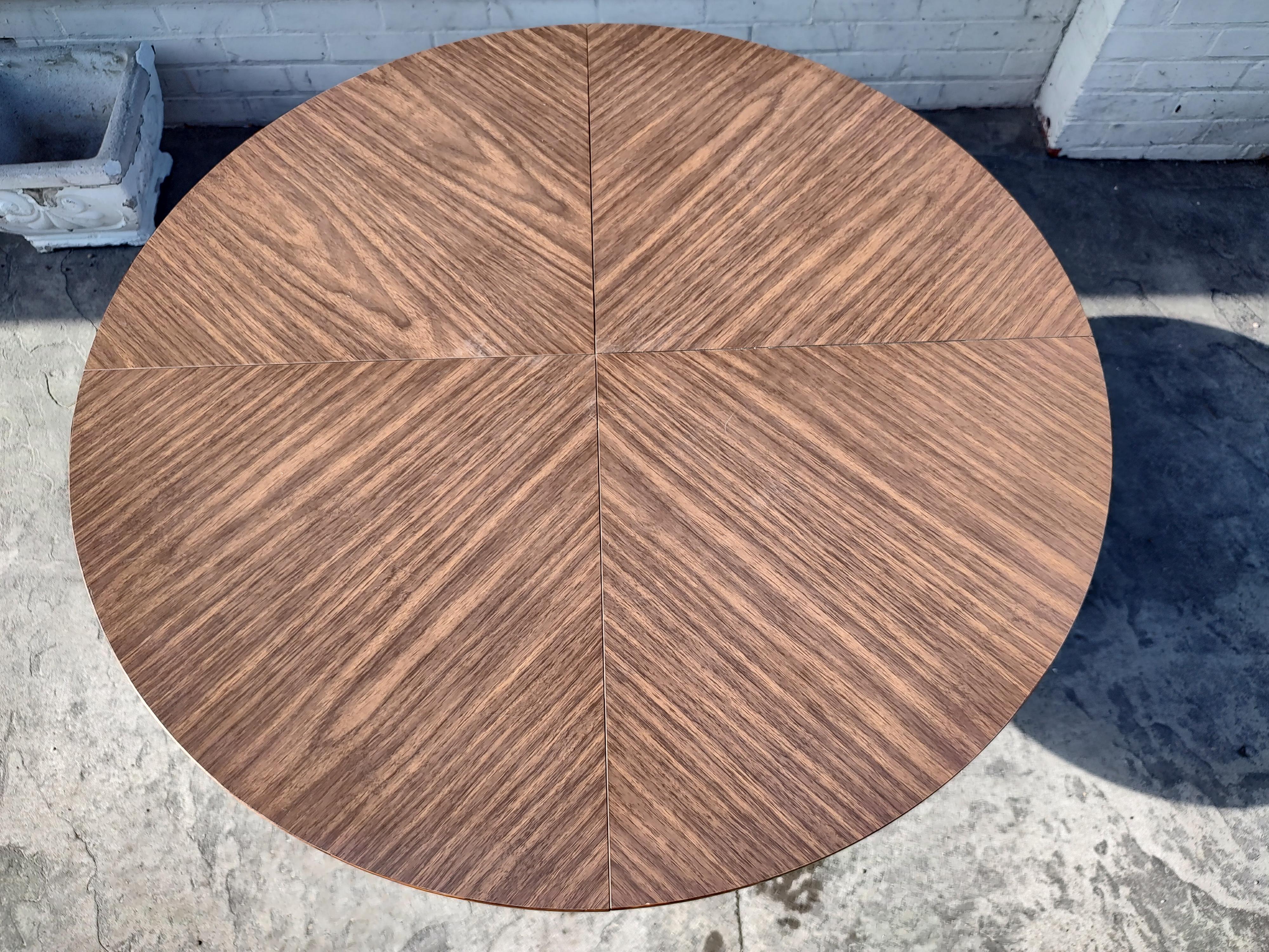 Mid-Century Modern Sculptural Walnut & Laminate Dining Table by Adrian Pearsall In Good Condition For Sale In Port Jervis, NY