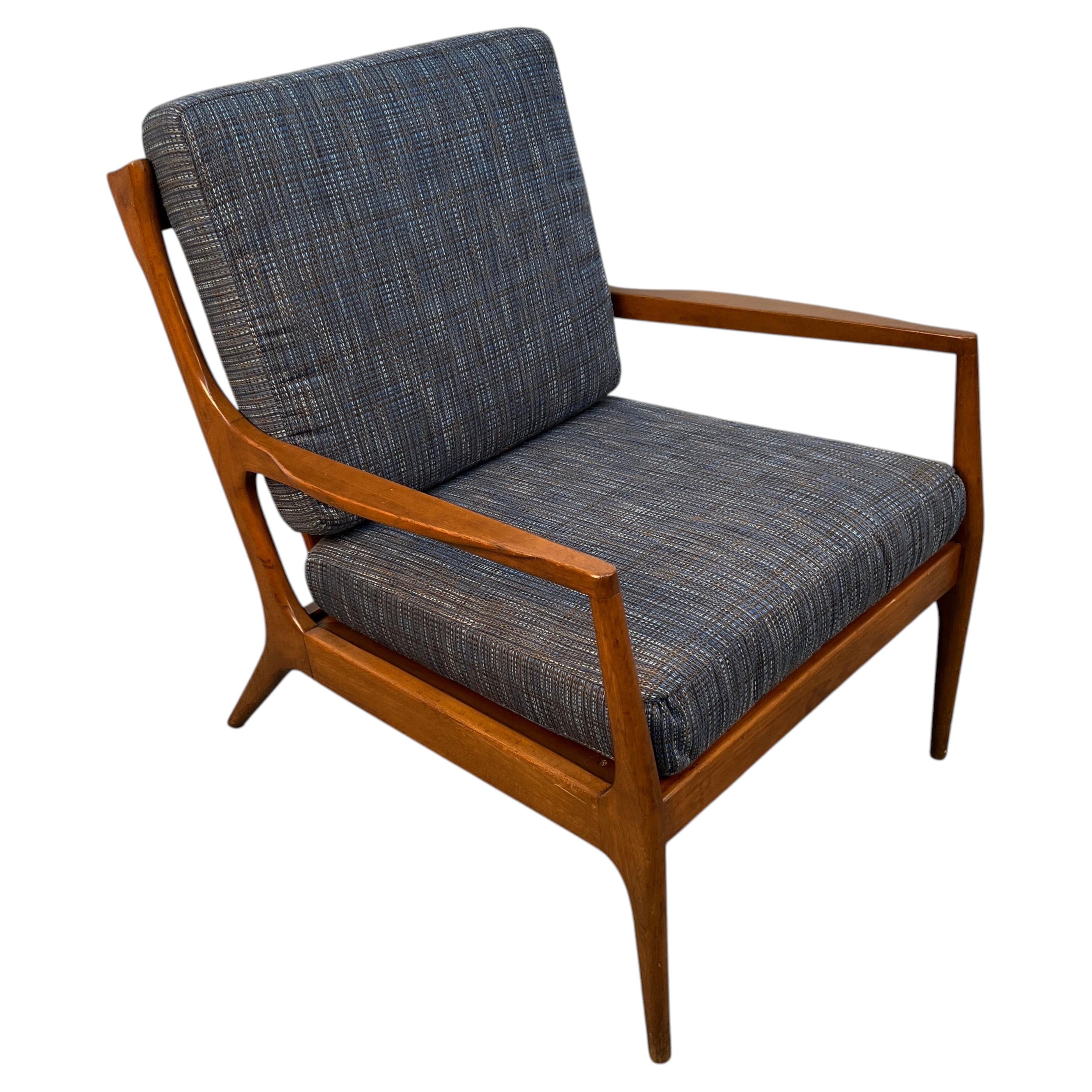 Mid-Century Modern Sculptural Walnut Lounge Chair For Sale