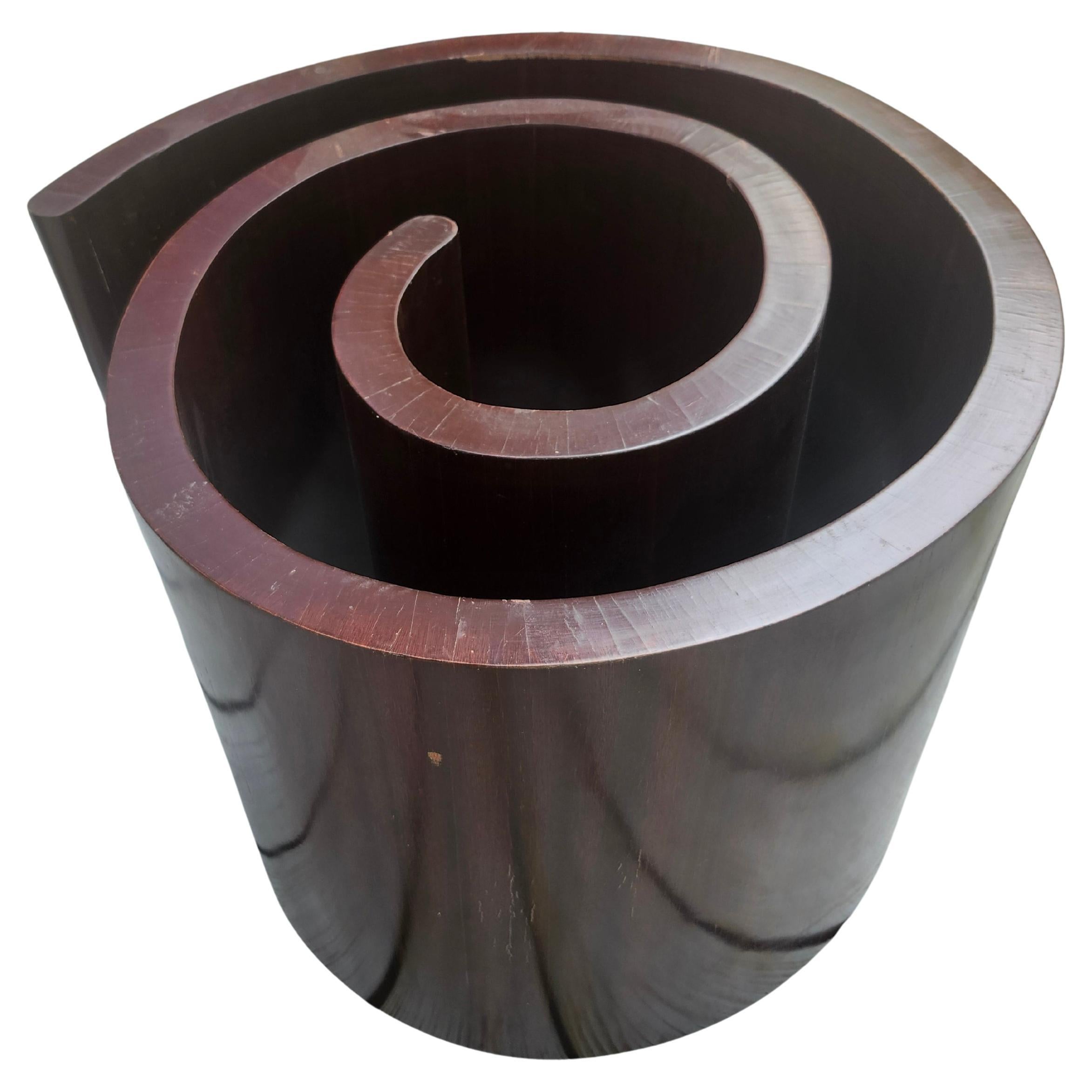 Mid-Century Modern Sculptural Walnut Snail Cocktail Table by Vladimir Kagan 1970 In Good Condition For Sale In Port Jervis, NY