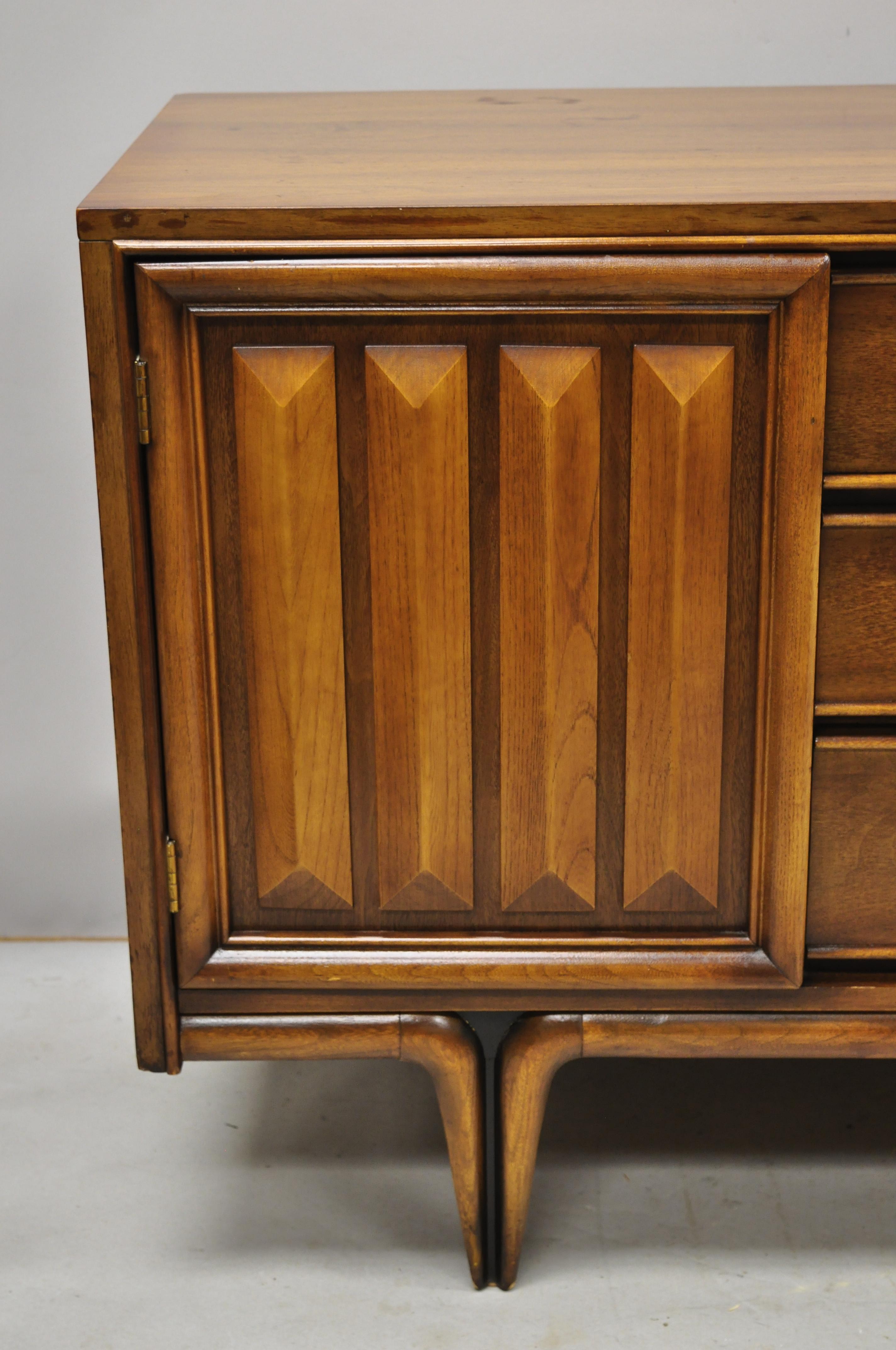 American Mid-Century Modern Sculptural Walnut V-Leg Long Dresser Credenza Cabinet