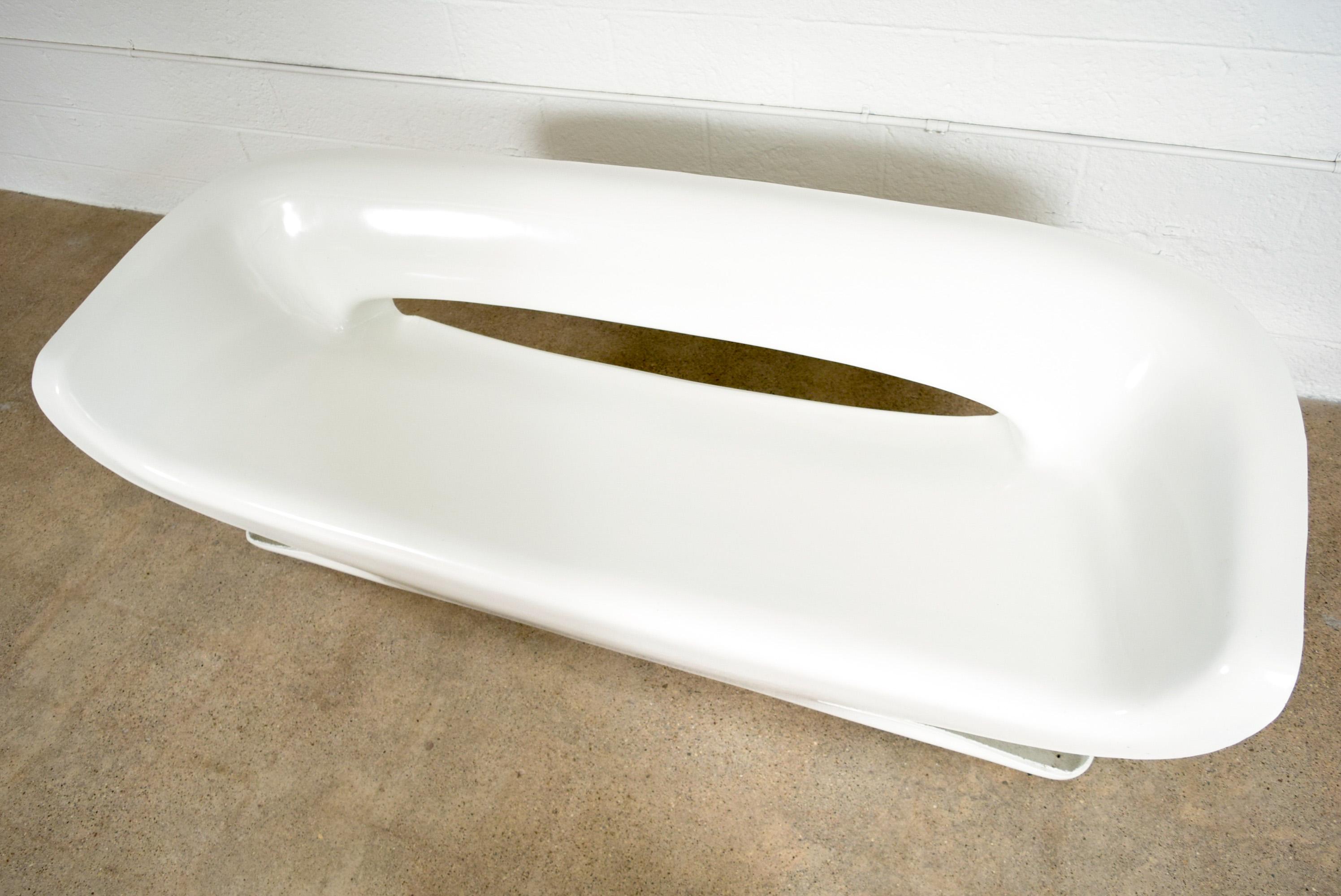1970s Space Age Sculptural White Molded Fiberglass Sofa Couch 2