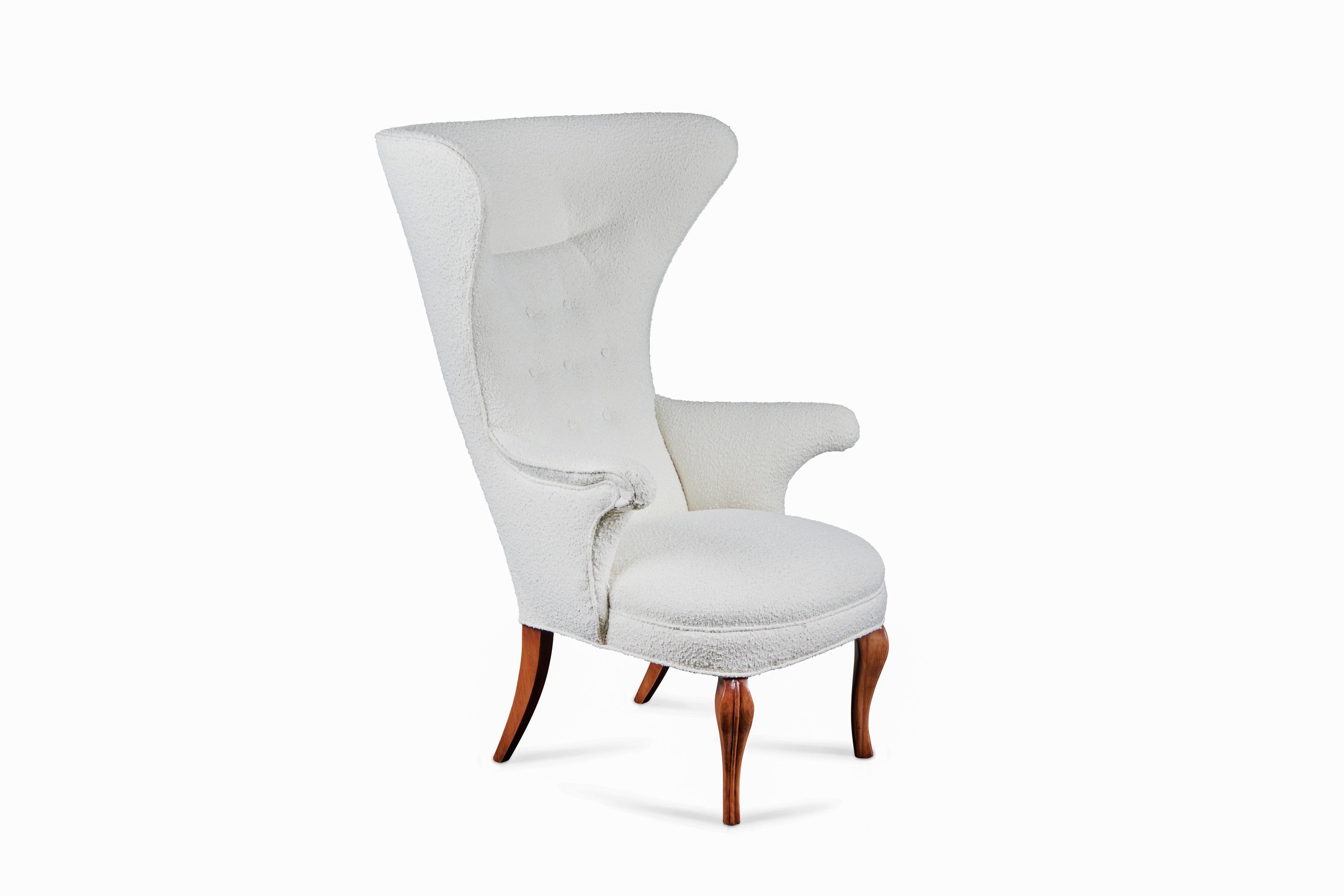 Late 20th Century Mid-Century Modern Sculptural Wing Chair For Sale