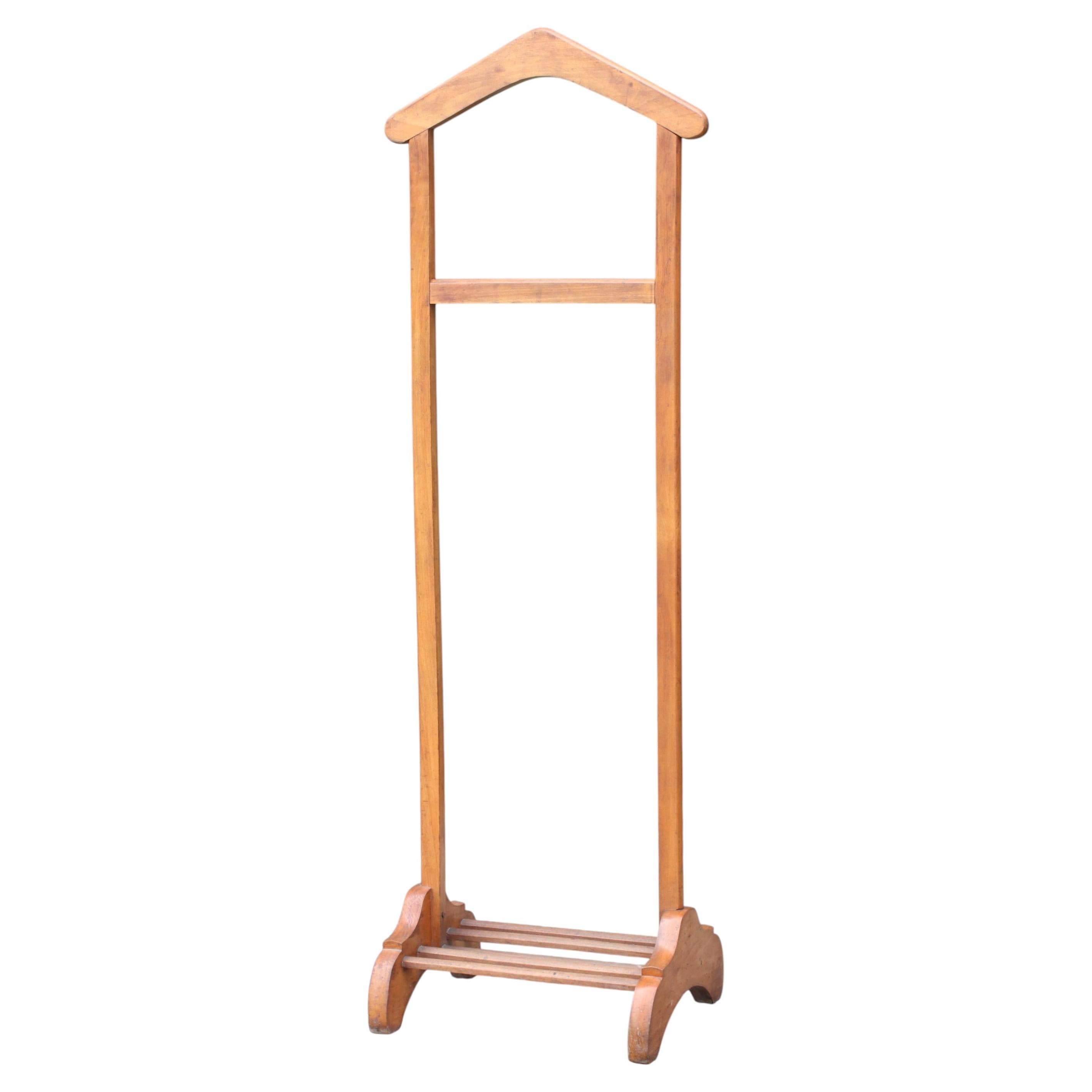 Porte-vêtements sculptural en bois de style « Mid-Century Modern » pour homme, années 1960 en vente