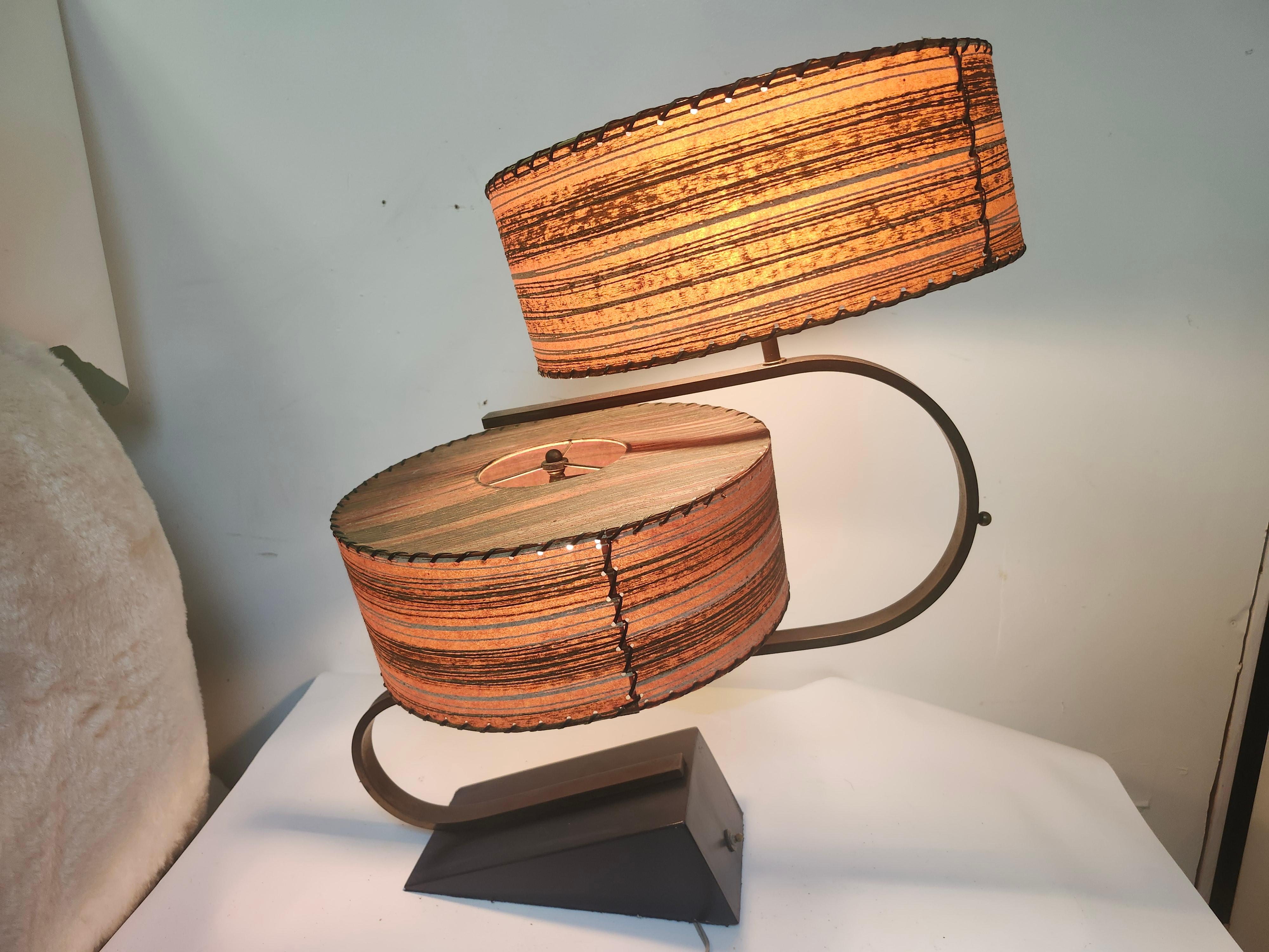 Mid-Century Modern Sculptural Zee Lamp by Majestic Lamp Co. C 1955 For Sale 3