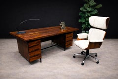 Mid-Century Modern Sculpture of a Horse in Resin, Abraham Palatinik, 1960s