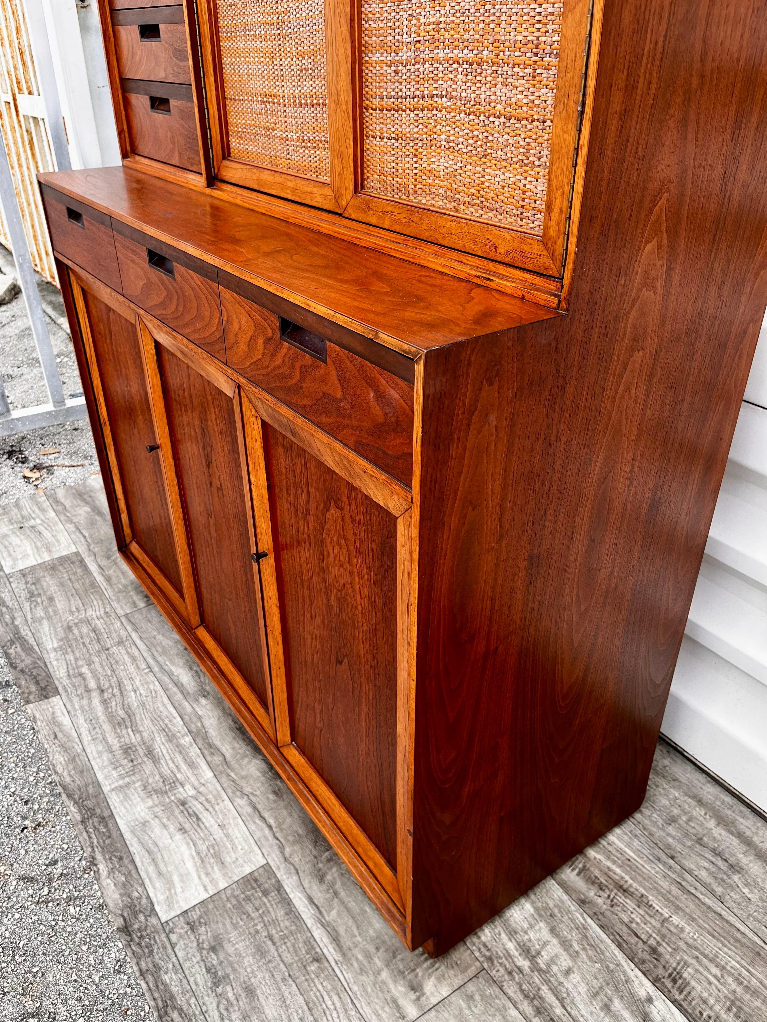 Mid-Century Modern Secretary Desk in the John Stuart's Janus Collection Style For Sale 12