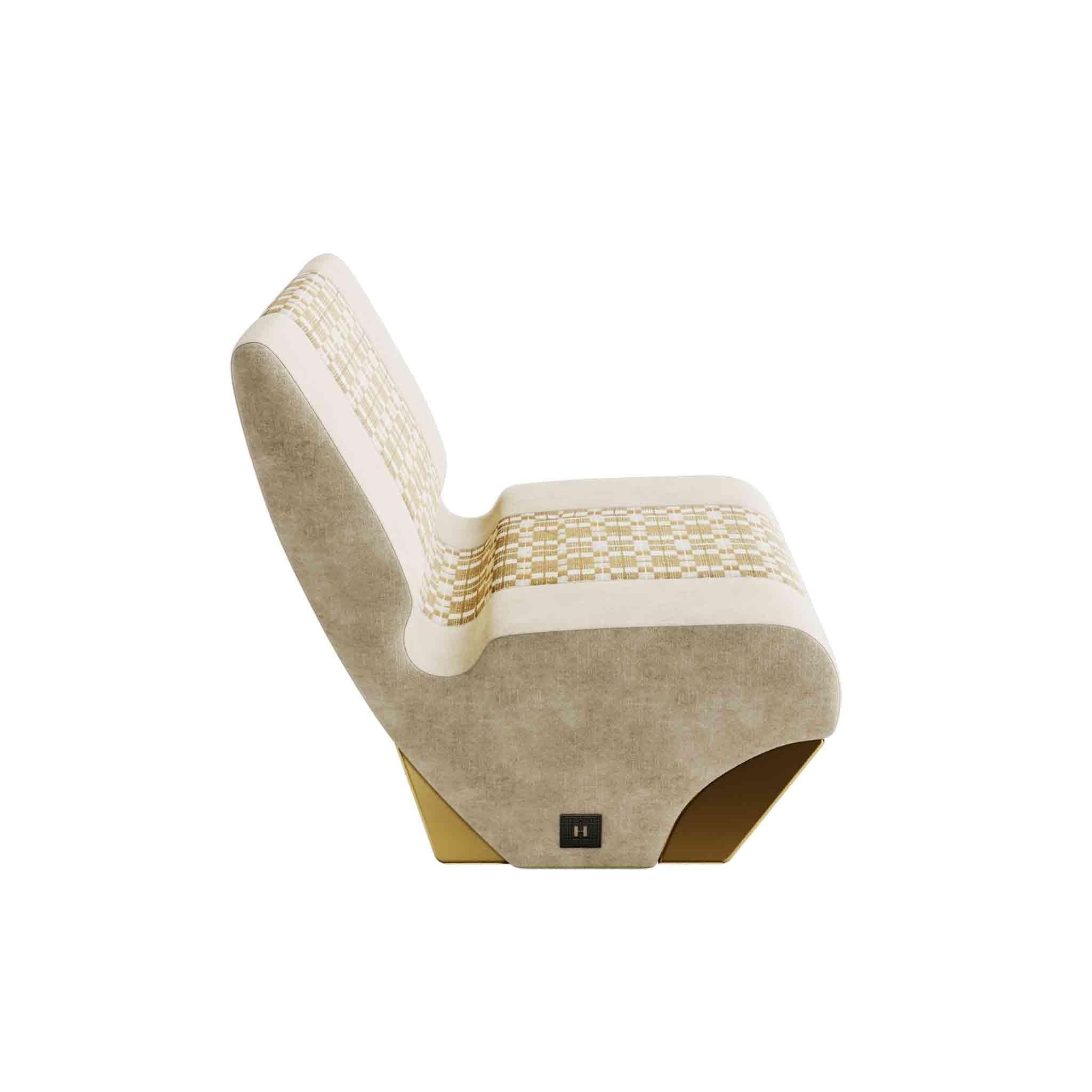 Moderner Sessel aus der Mitte des Jahrhunderts aus Wildleder und Jacquard mit Messingdetails aus Messing (Portugiesisch) im Angebot