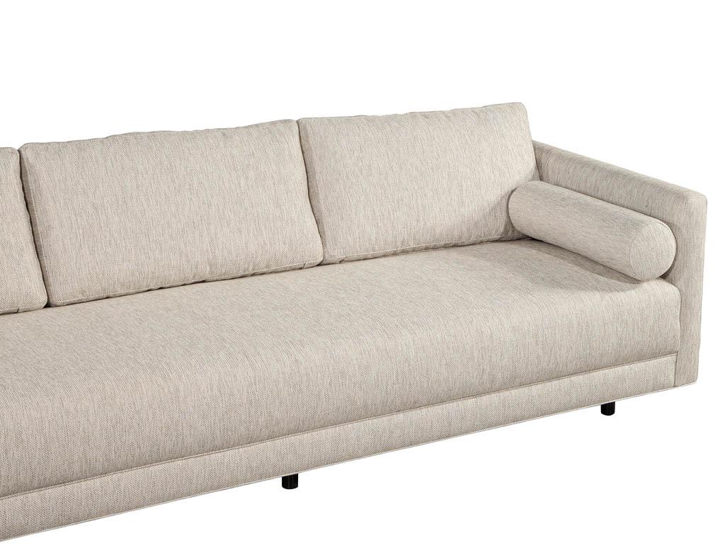 Mid-Century Modern Sectional Sofa in Textured Linen For Sale 4