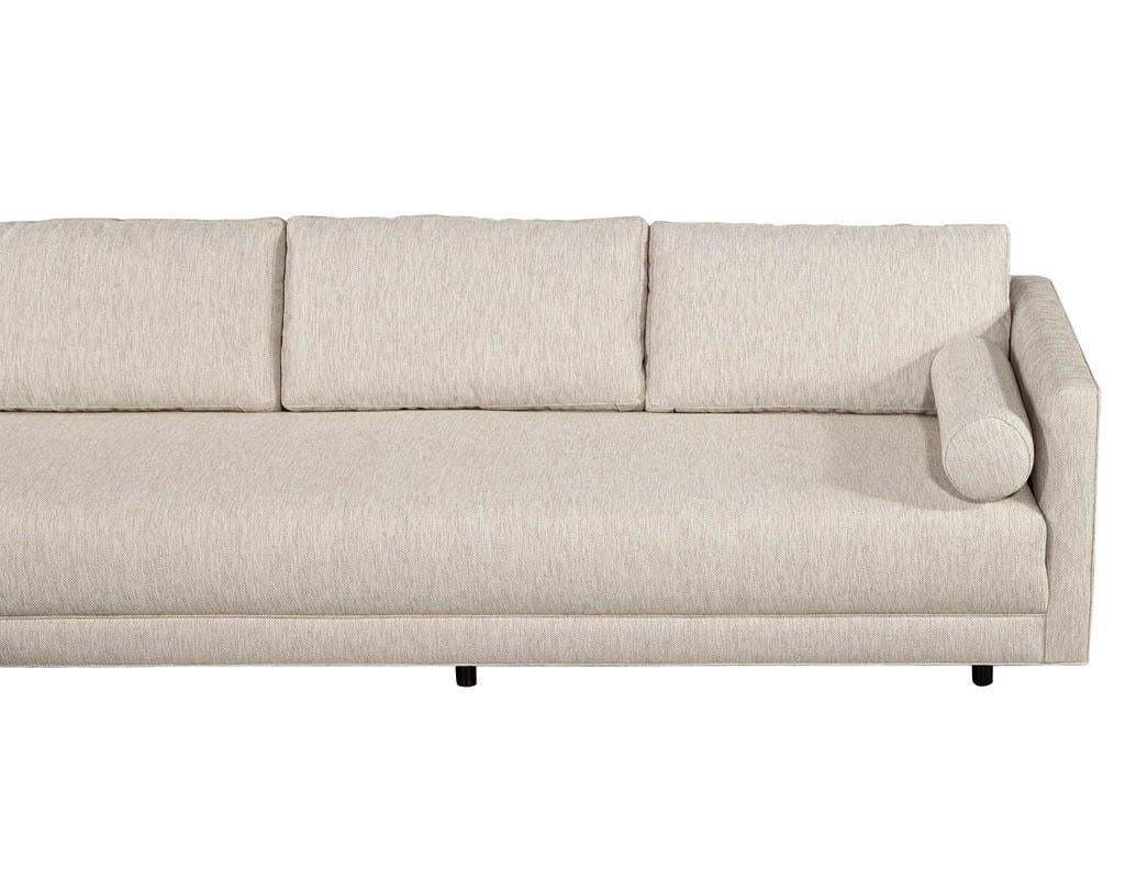 Mid-Century Modern Sectional Sofa in Textured Linen For Sale 7