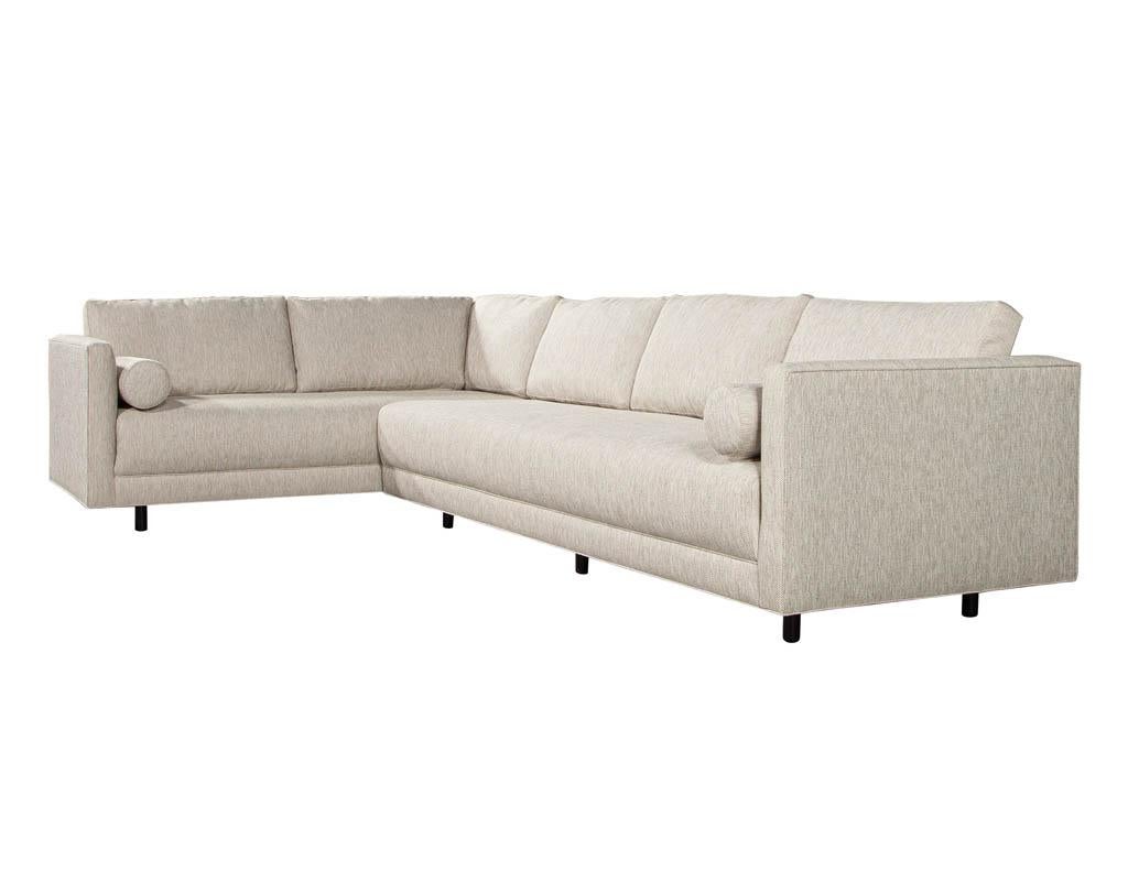 Mid-Century Modern Sectional Sofa in Textured Linen For Sale 10