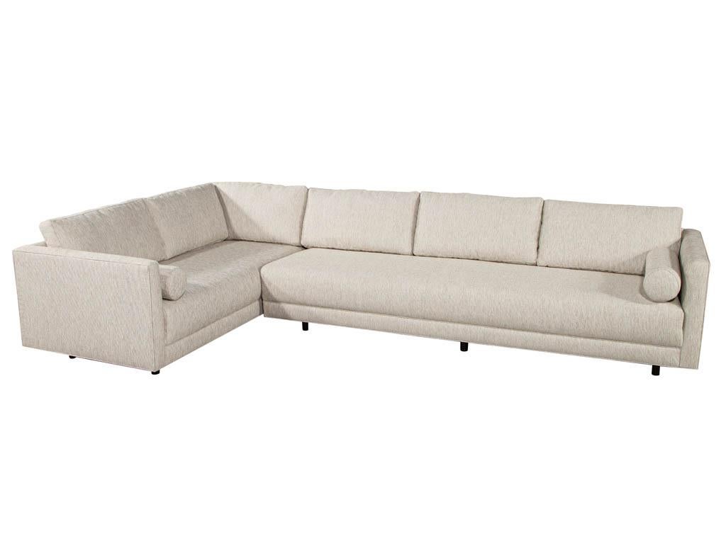 Mid-Century Modern Sectional Sofa in Textured Linen For Sale 13