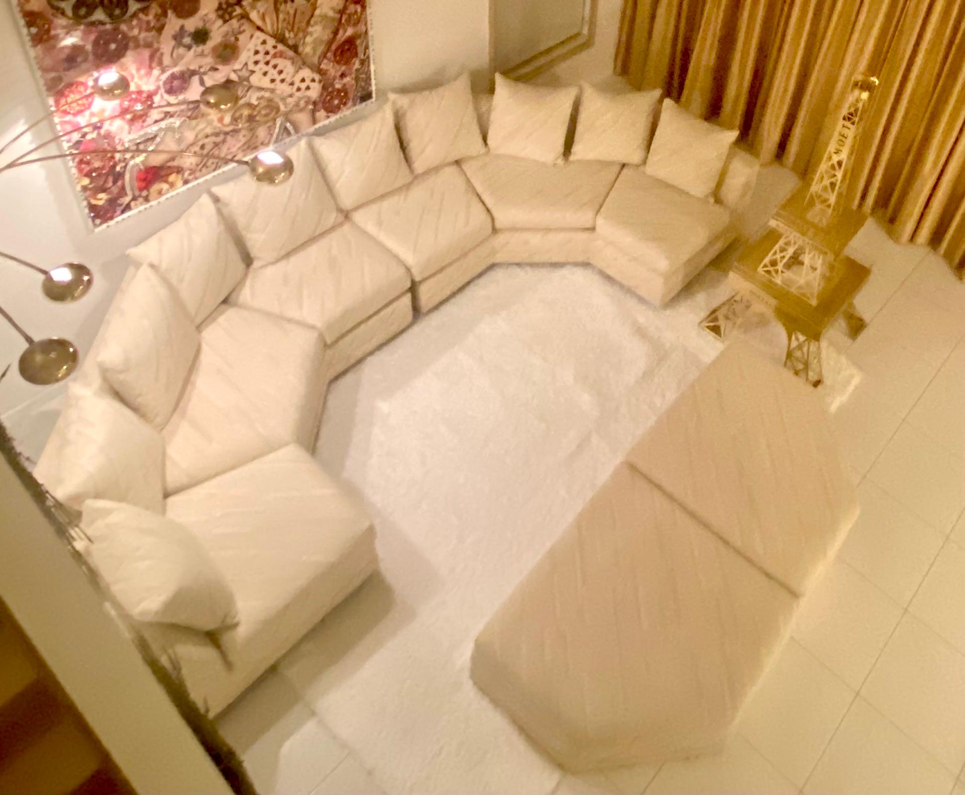 Tissu d'ameublement Ensemble de canapés sectionnels modernes du milieu du siècle avec canapés et oreillers assortis en vente