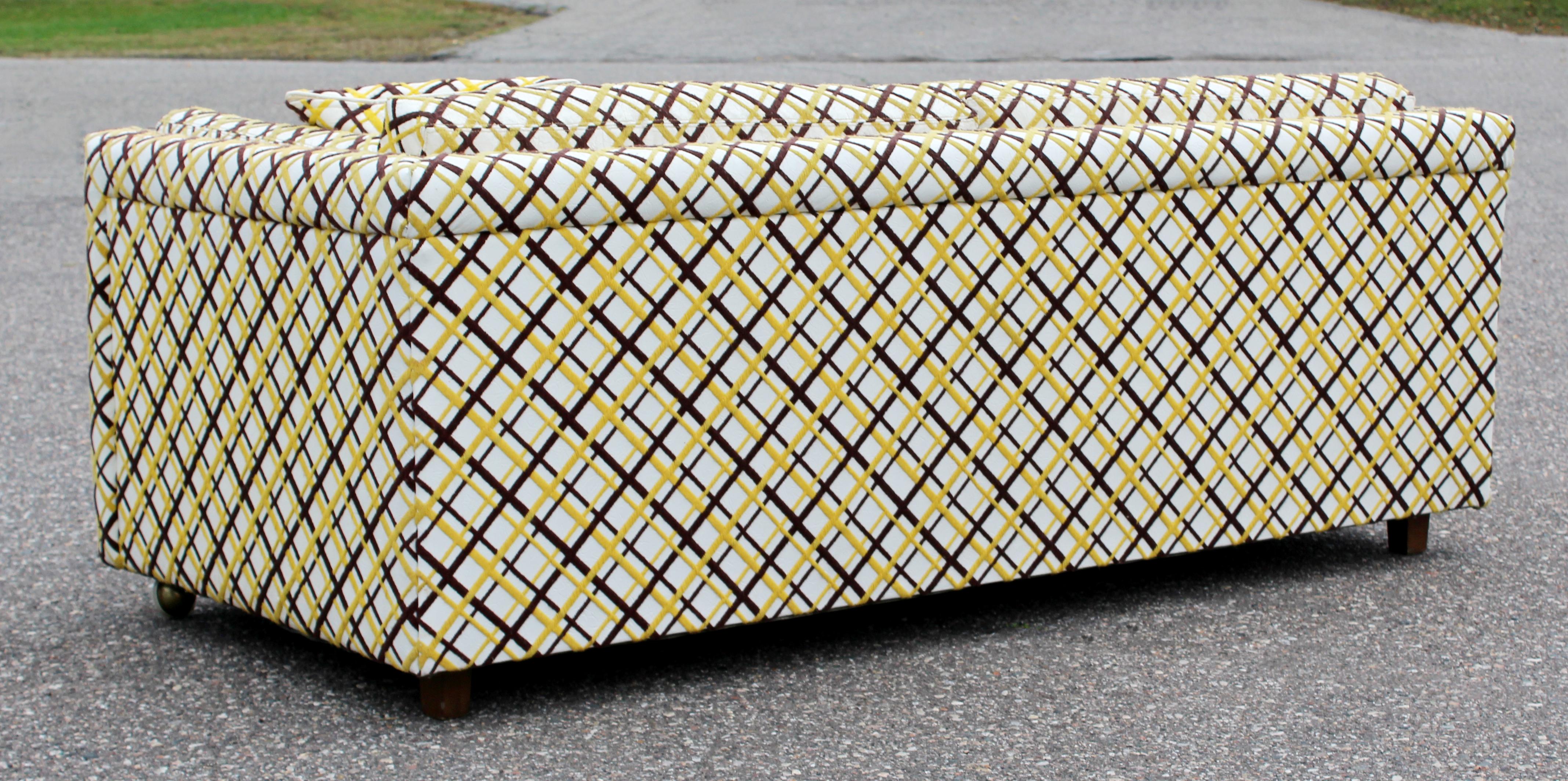 Mid-Century Modern Seemay Large Loveseat Baughman Style Vinyl with Top Stich In Good Condition In Keego Harbor, MI