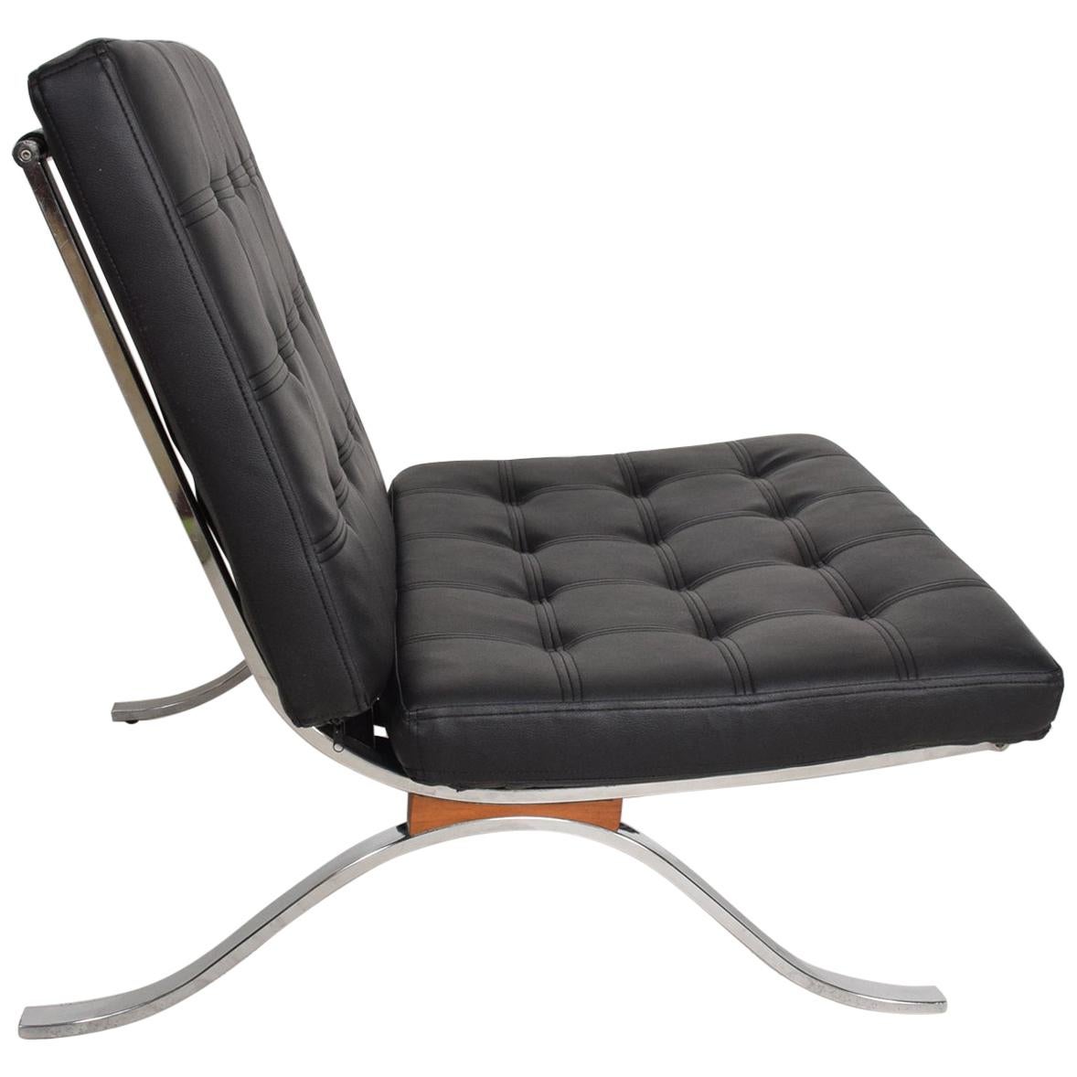 Mid-Century Modern SELIG Barcelona Lounge Chair in Chrome and Faux Leather 1960s