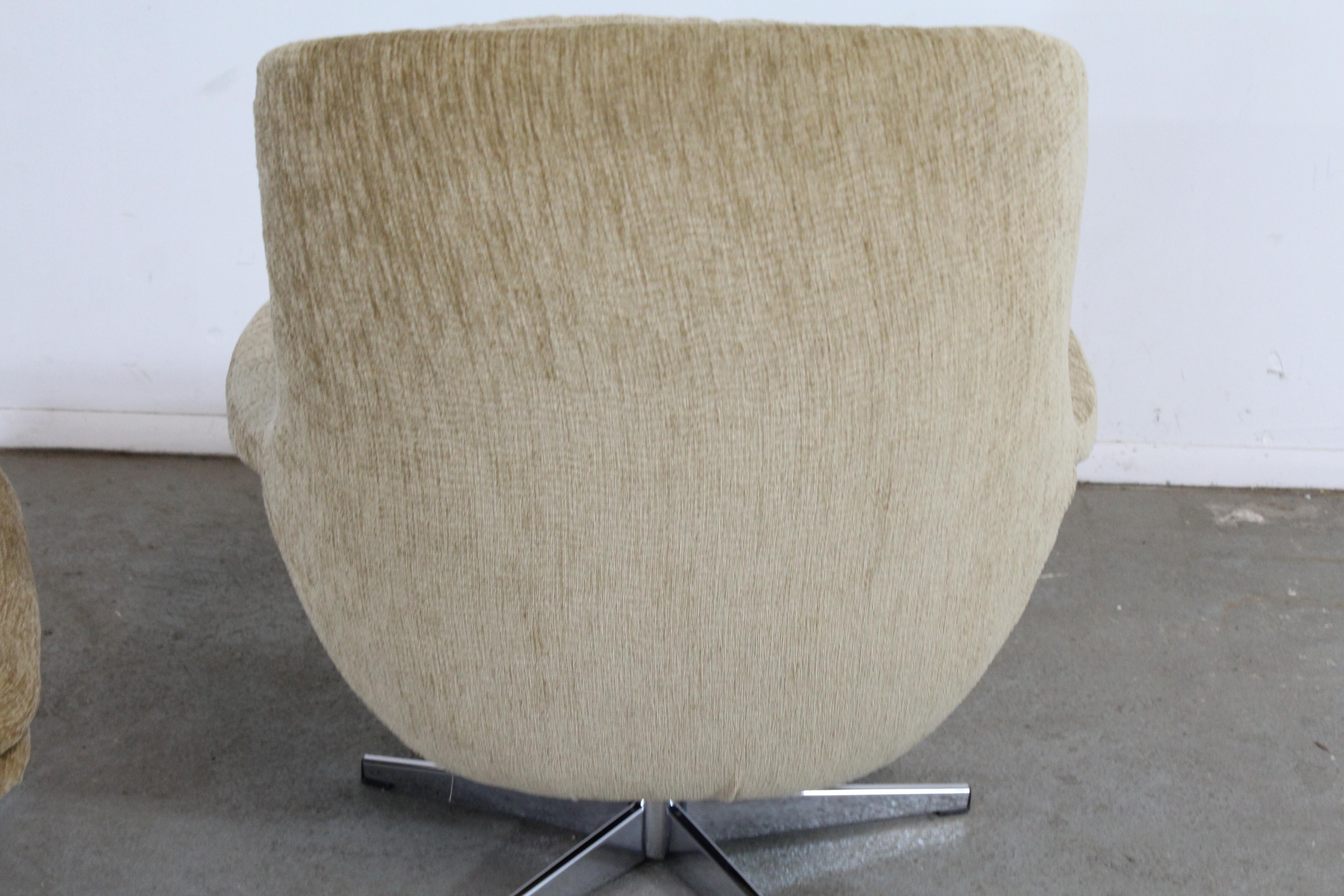 Mid-20th Century Mid-Century Modern Selig Imperial Overman Egg Style Lounge Chair & Ottoman