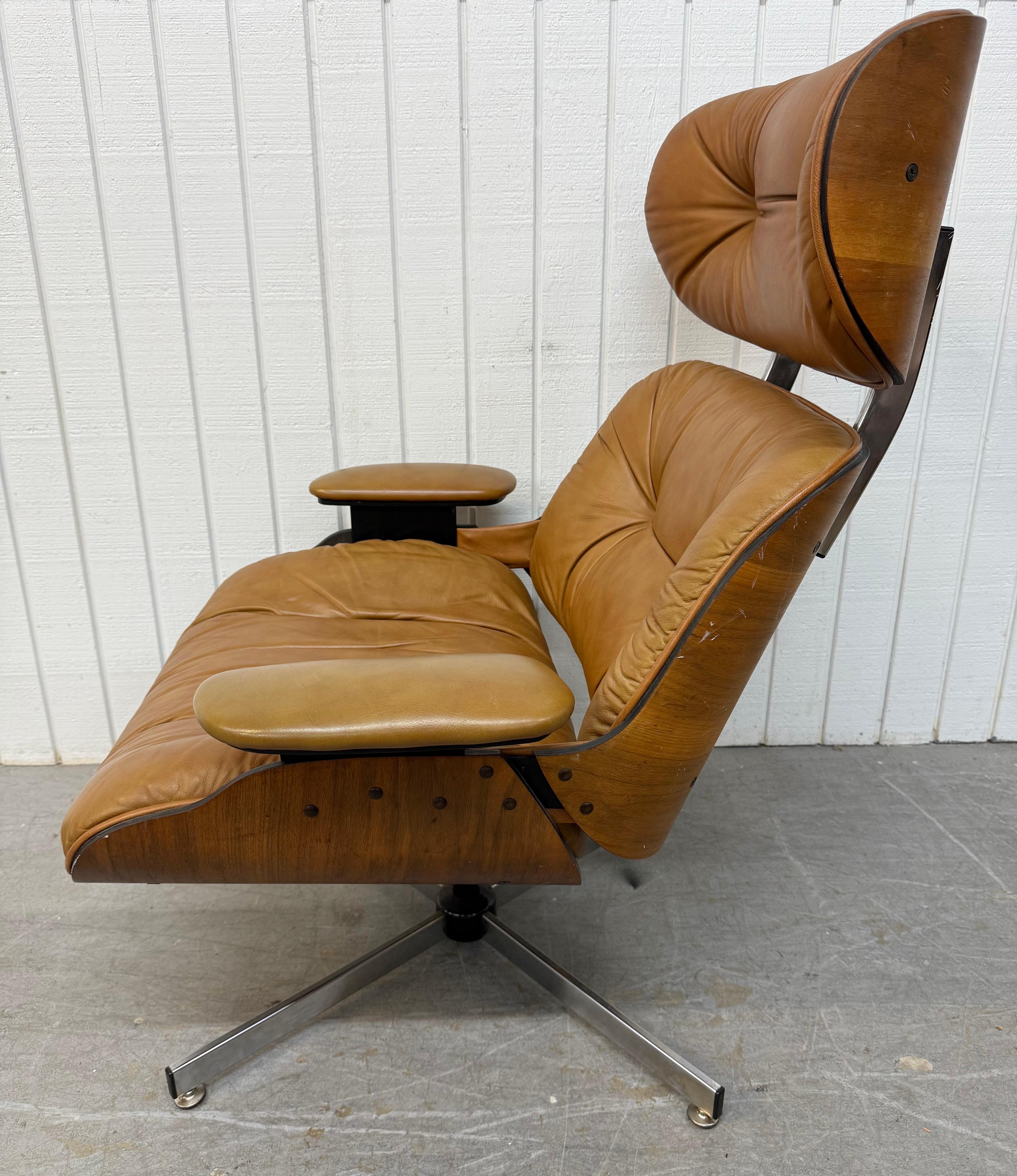 Mid-Century Modern Selig Leather Eames Lounge Chair & Ottoman In Good Condition For Sale In Clarksboro, NJ
