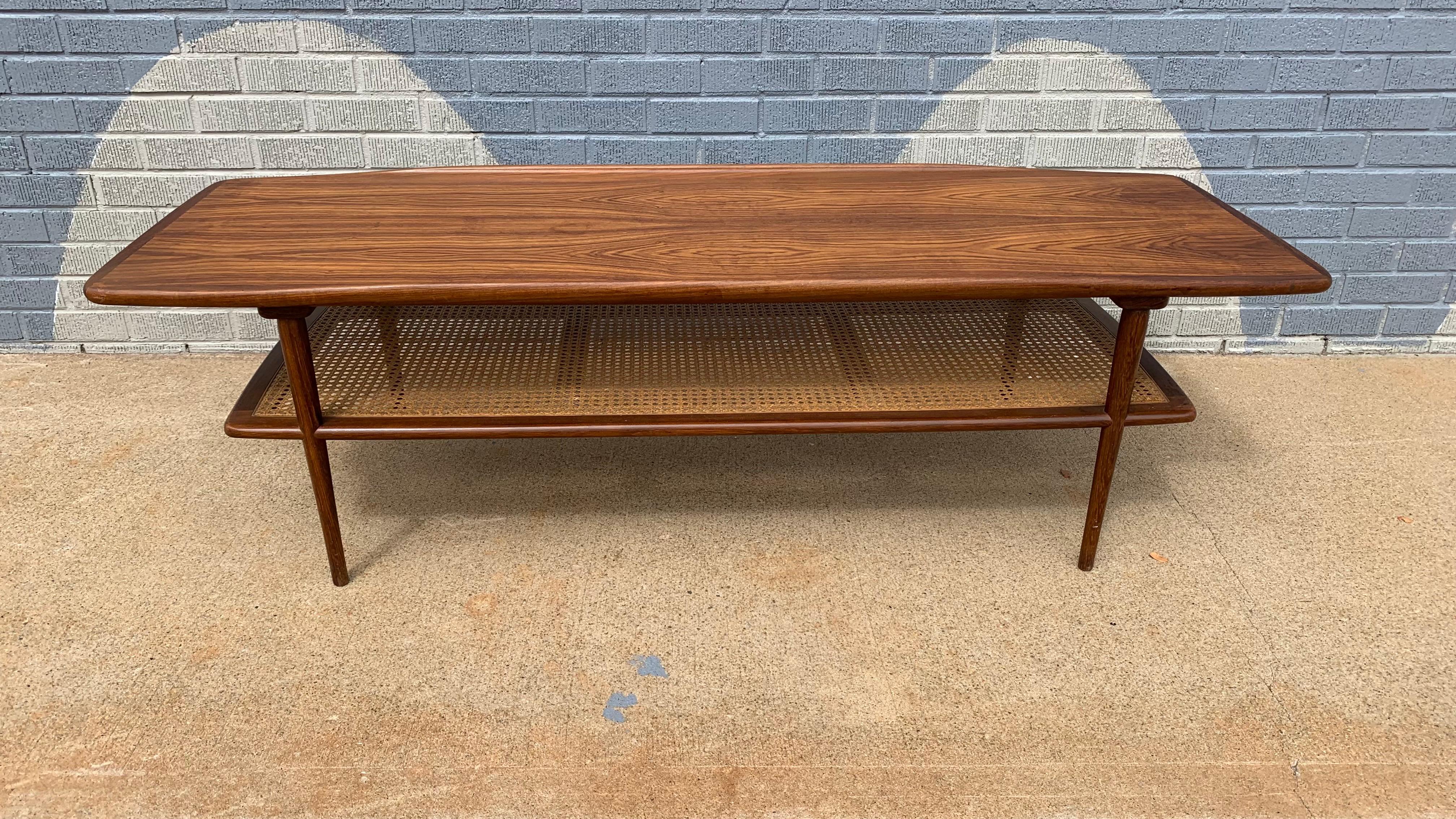 Table basse moderne du milieu du siècle, style Selig en vente 4