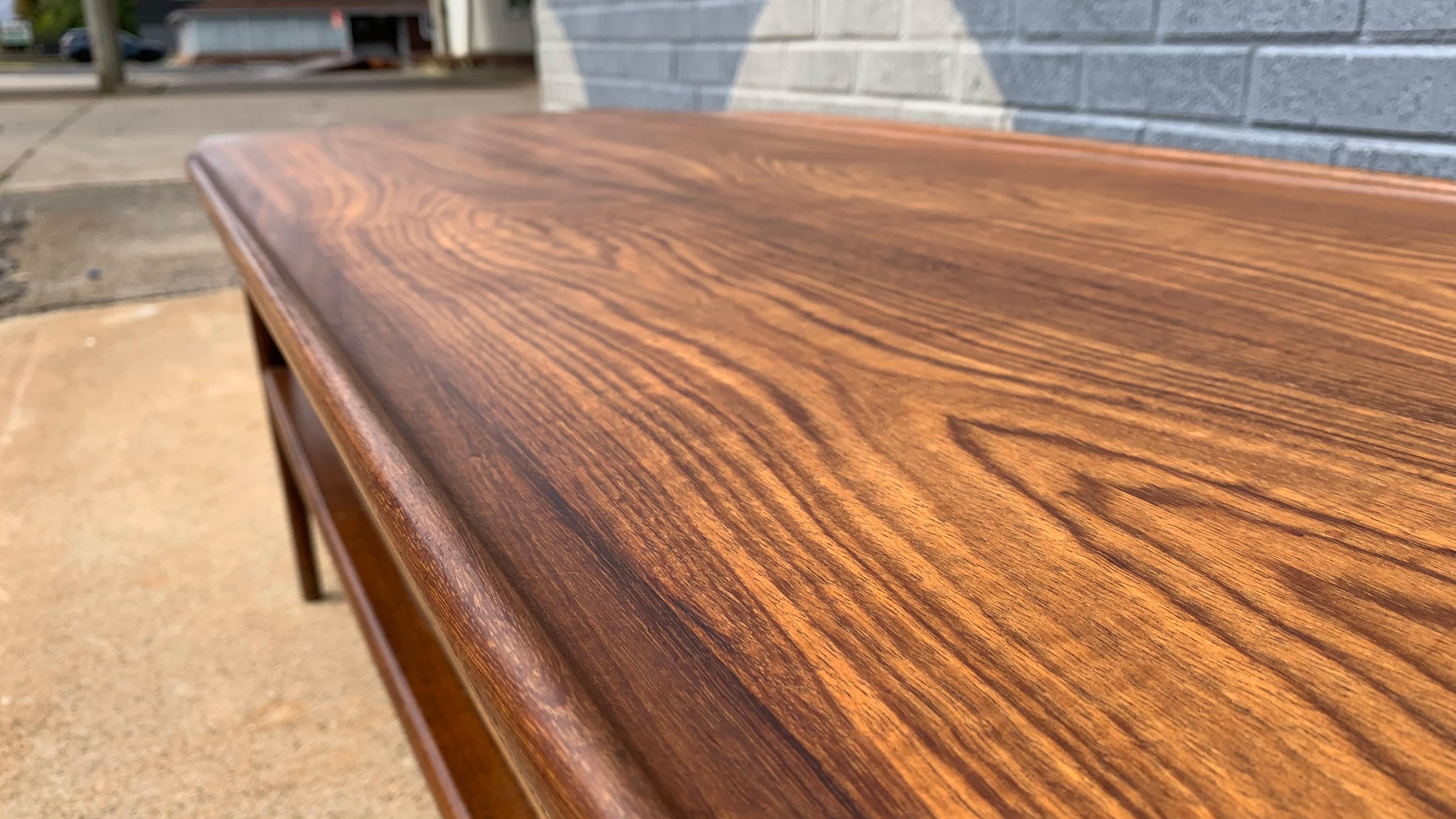 Table basse moderne du milieu du siècle, style Selig en vente 2
