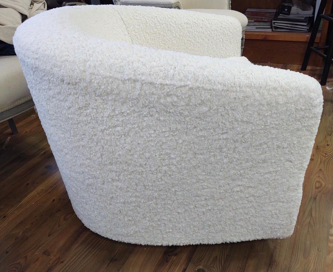 Mid-Century Modern Selig Swivel Chair Newly Upholstered Faux Shearling Boucle In Good Condition In West Hartford, CT