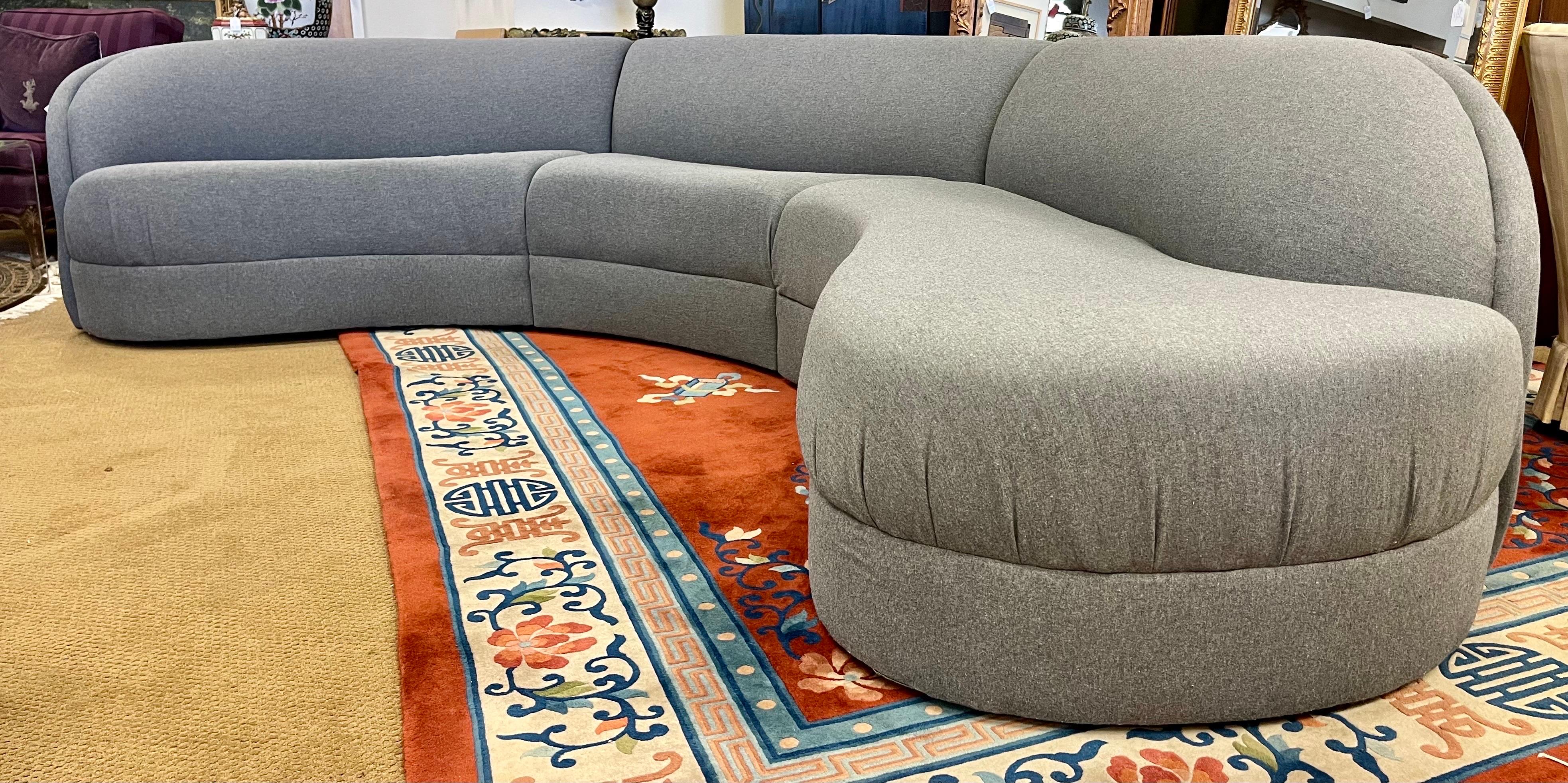 Mid-Century Modern Serpentine Cloud 3PC Sectional Sofa Medium Gray In Good Condition In West Hartford, CT