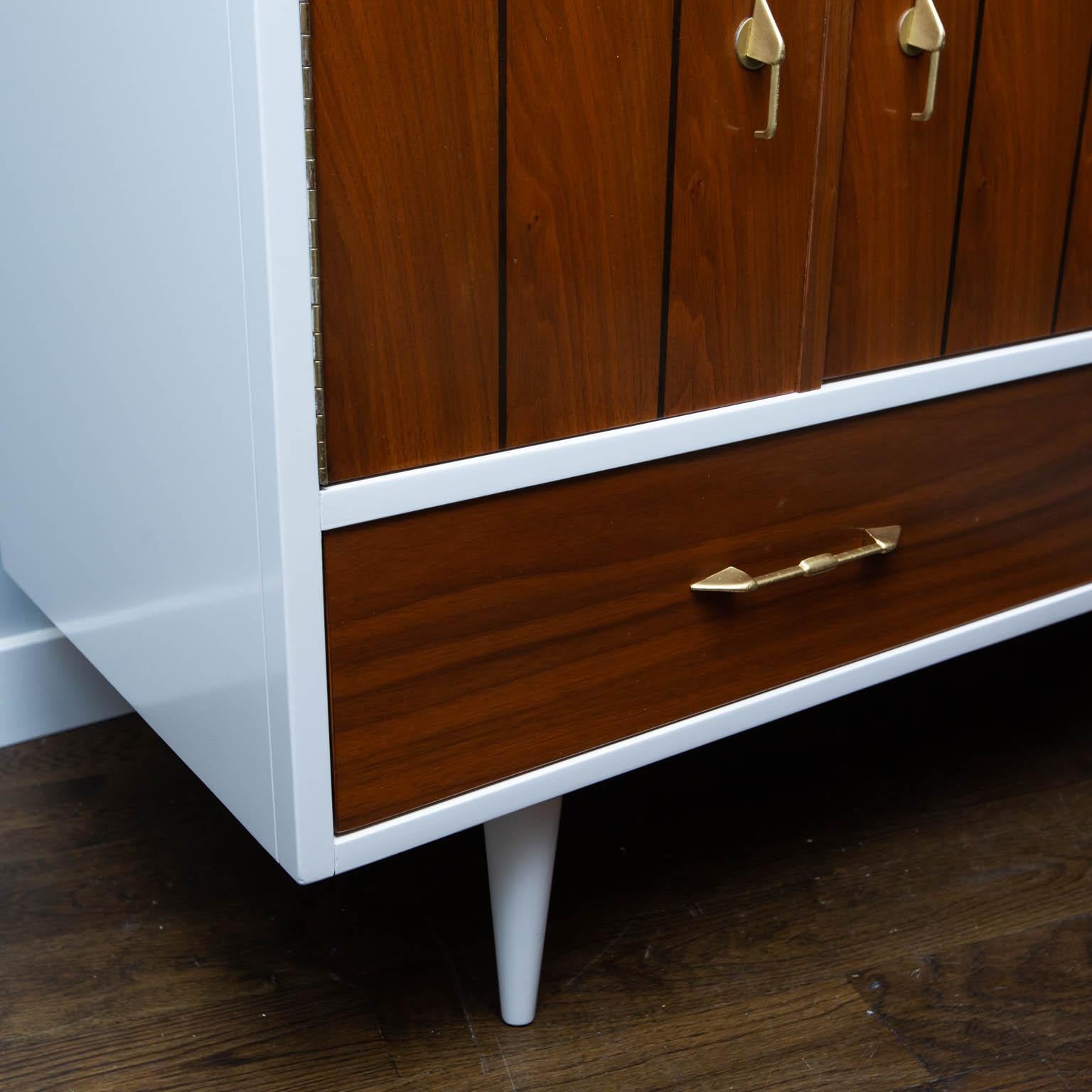 Mid-Century Modern Server in Walnut and Lacquer 4