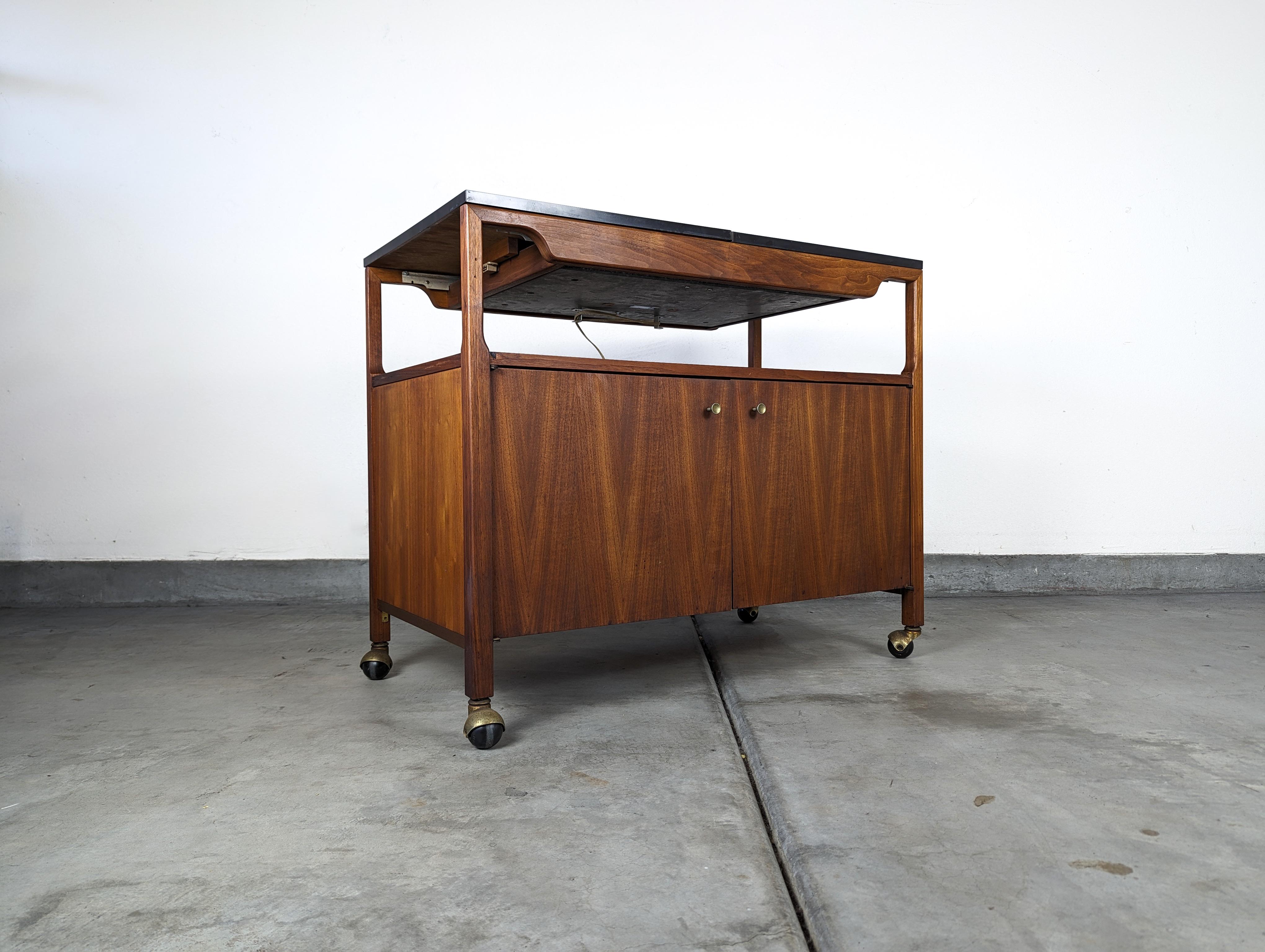 Mid Century Modern Serving Bar Cart with Hot Plate by Brown Saltman, c1960s For Sale 1