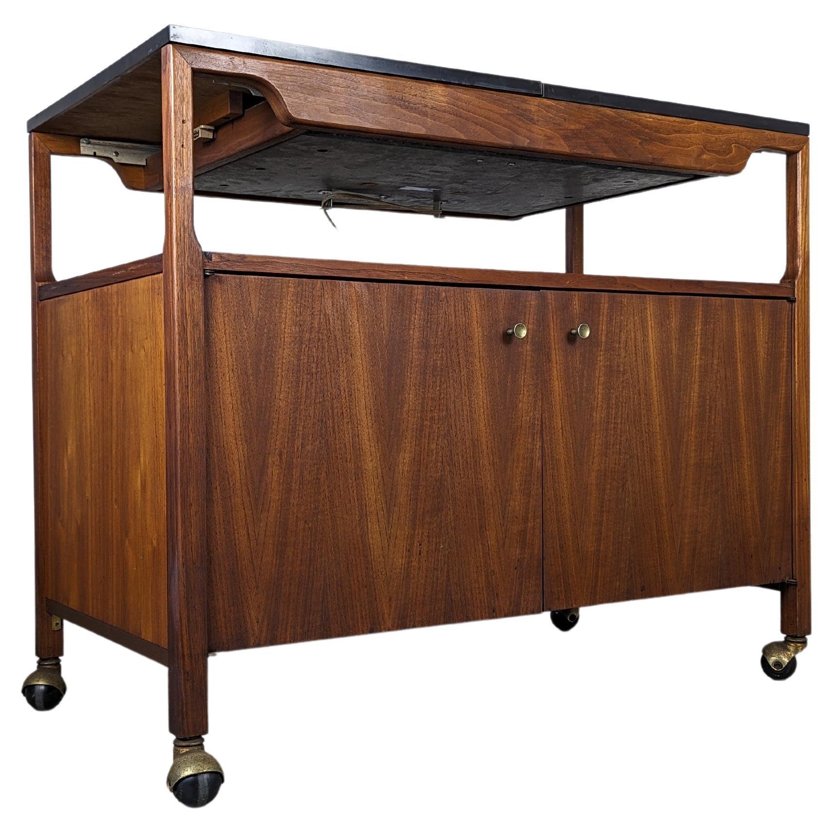 Mid Century Modern Serving Bar Cart with Hot Plate by Brown Saltman, c1960s For Sale