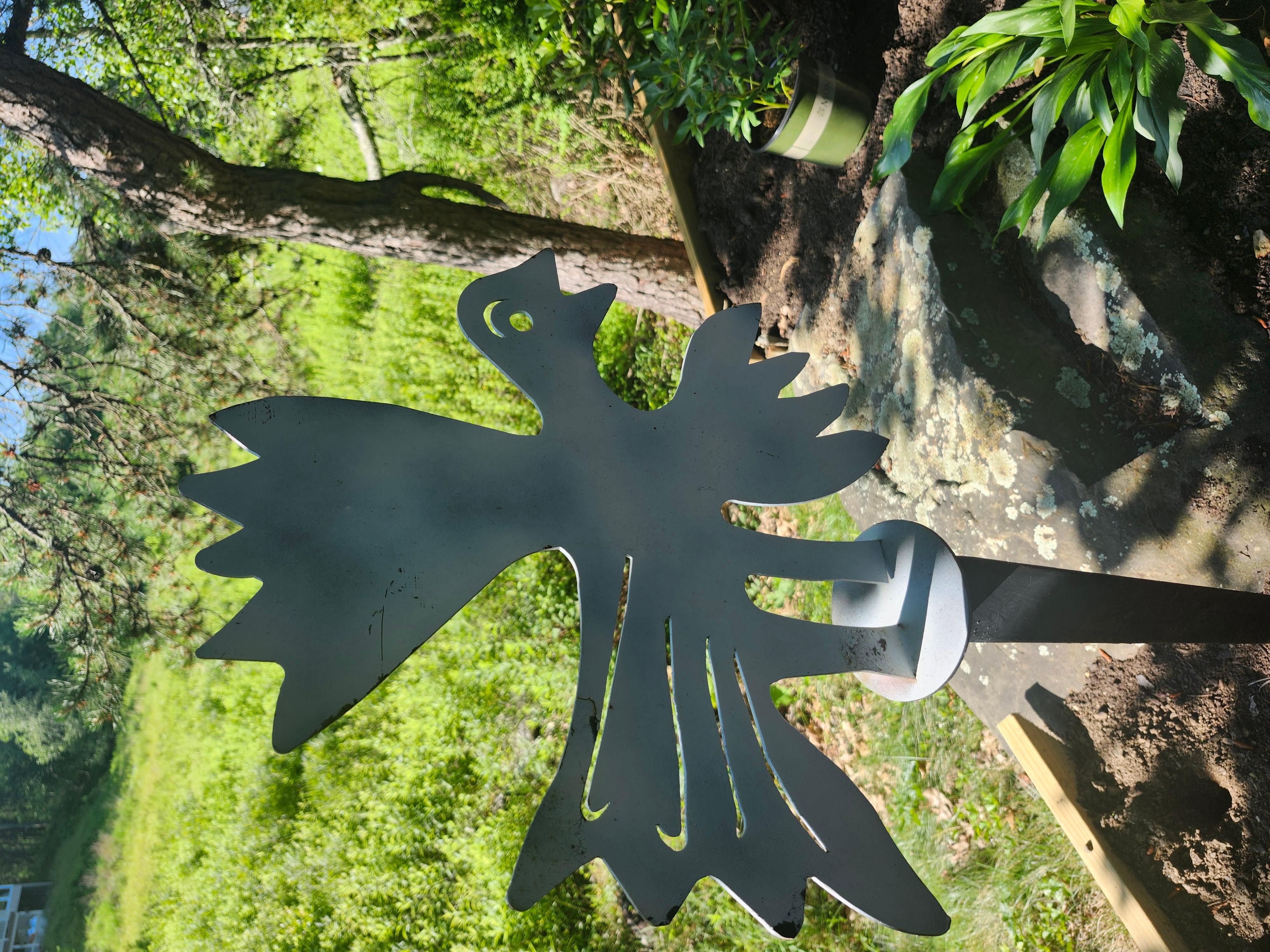 Set di 3 sculture da giardino in ferro del Medio Secolo Moderno: un uccello, una farfalla e una lumaca in vendita 6