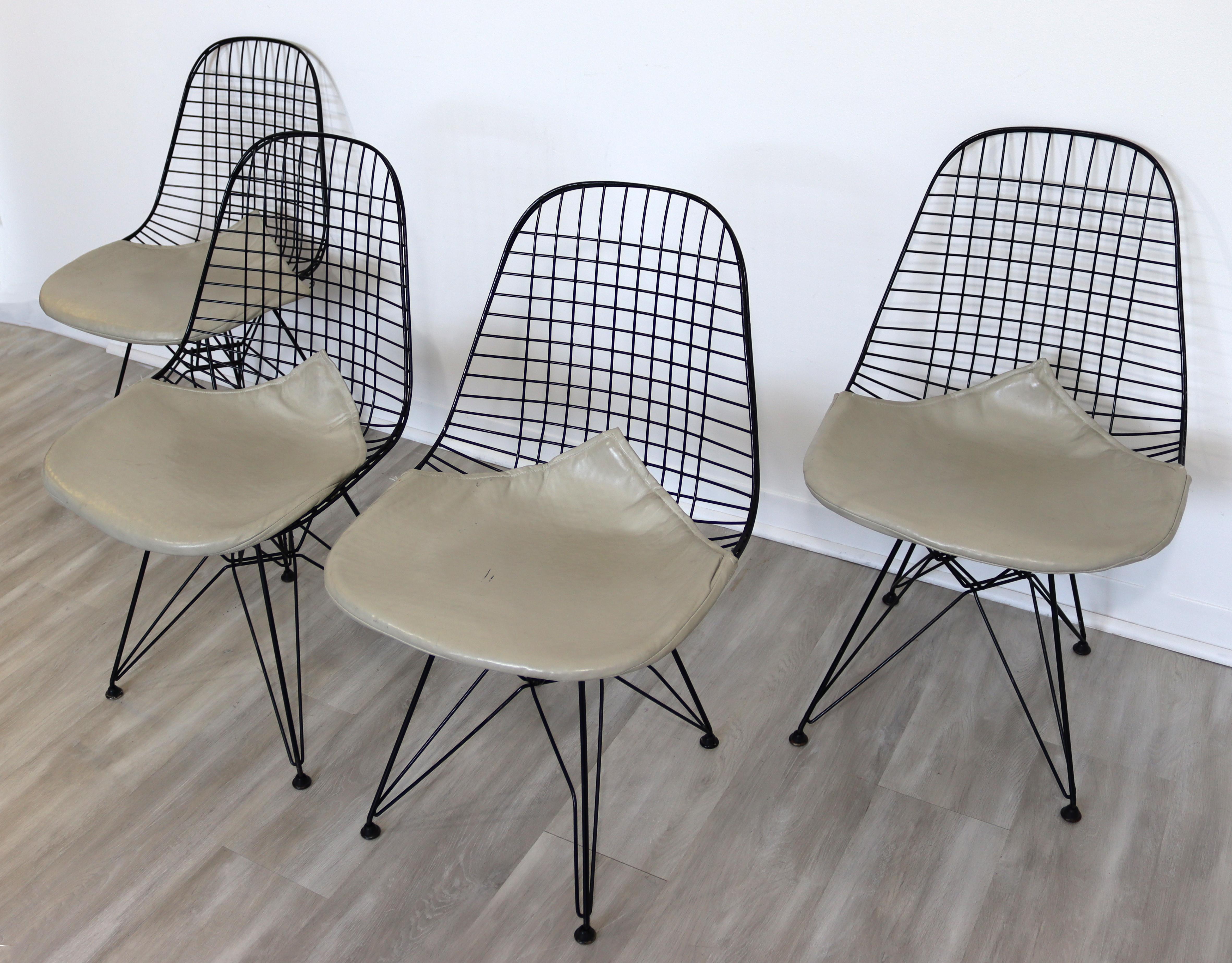 Mid-20th Century Mid-Century Modern Set 4 Eames Black Wire Bikini Side Chairs Eiffel Tower Bases