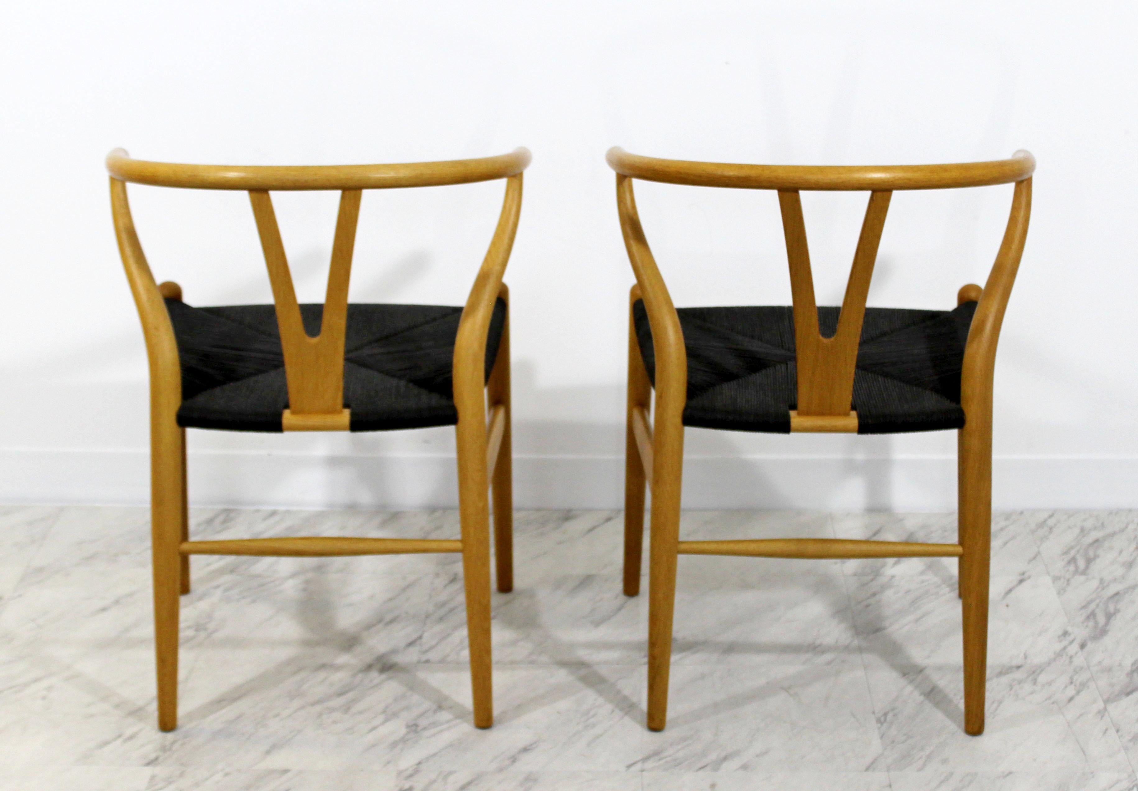 Mid-Century Modern Set 4 New Hans Wegner Hansen Wishbone Dining Chairs In Good Condition In Keego Harbor, MI