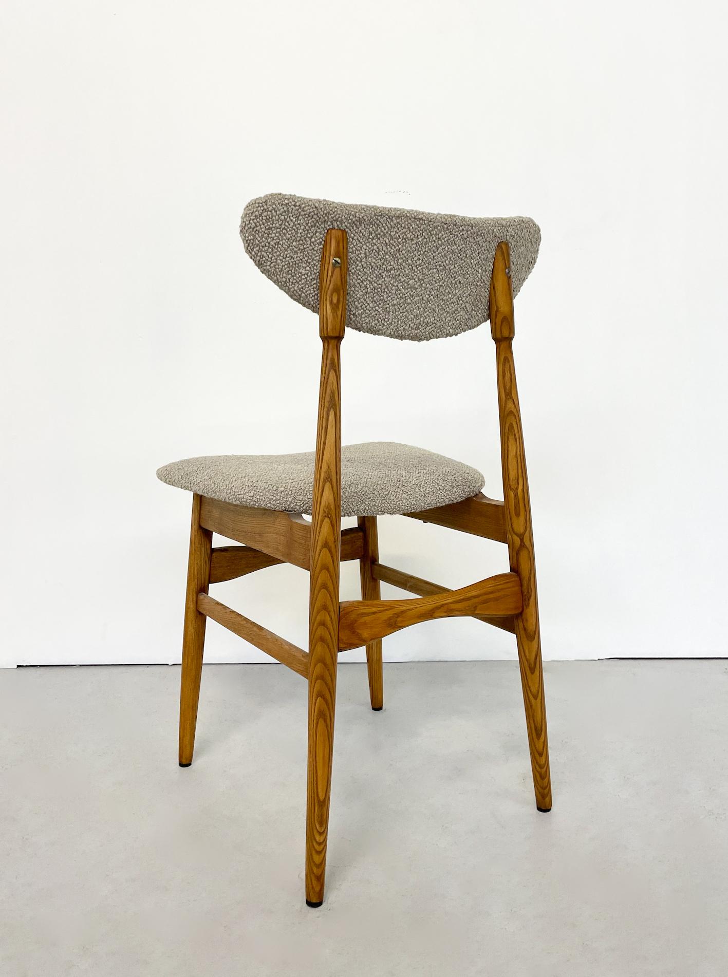 Mid-Century Modern Set of 12 Chairs, Italy, 1960s - New Upholstery For Sale 5