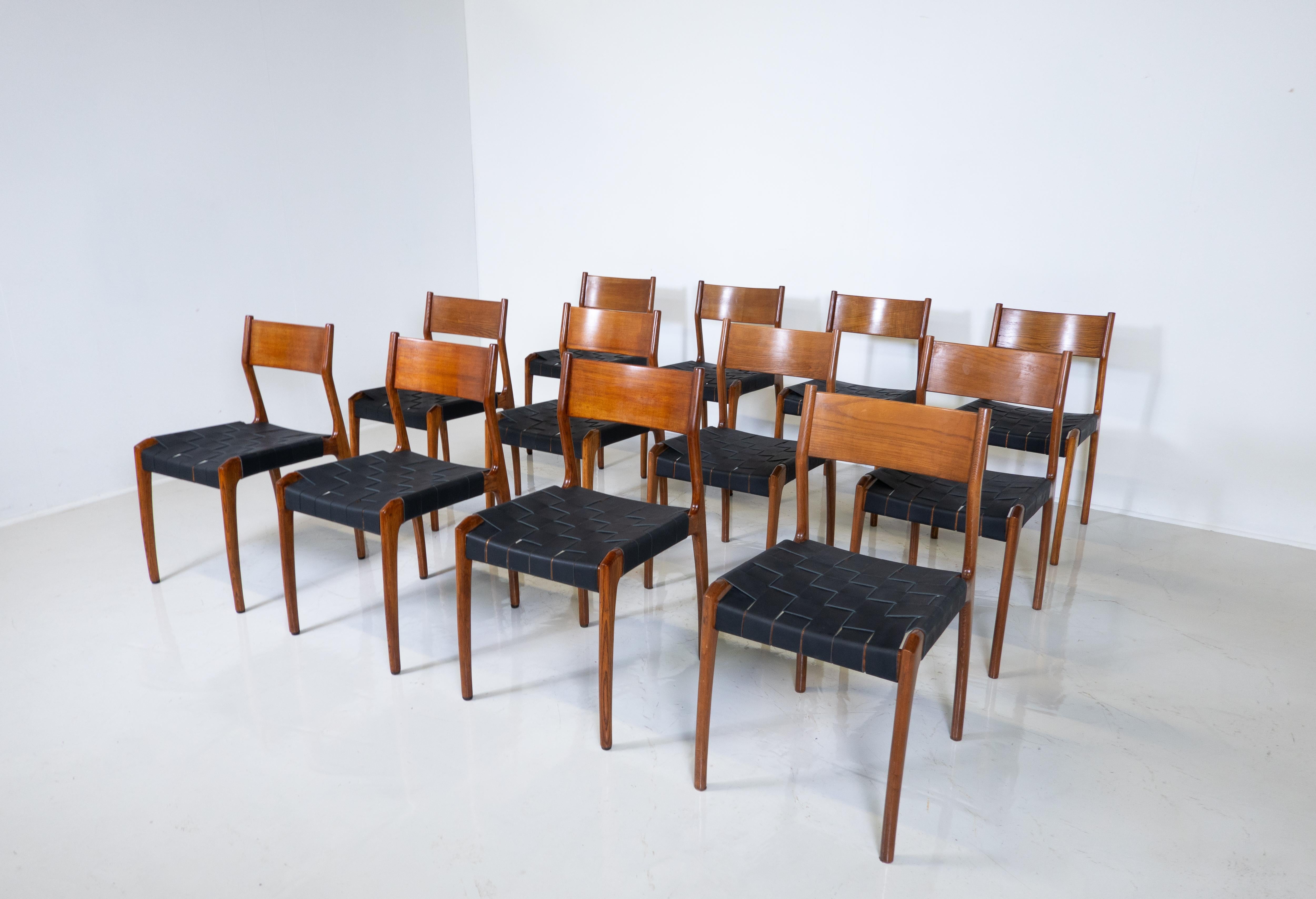 Mid-Century Modern Set of 12 Dining Chairs by Fratelli Reguitti, Italy, 1950s For Sale 11