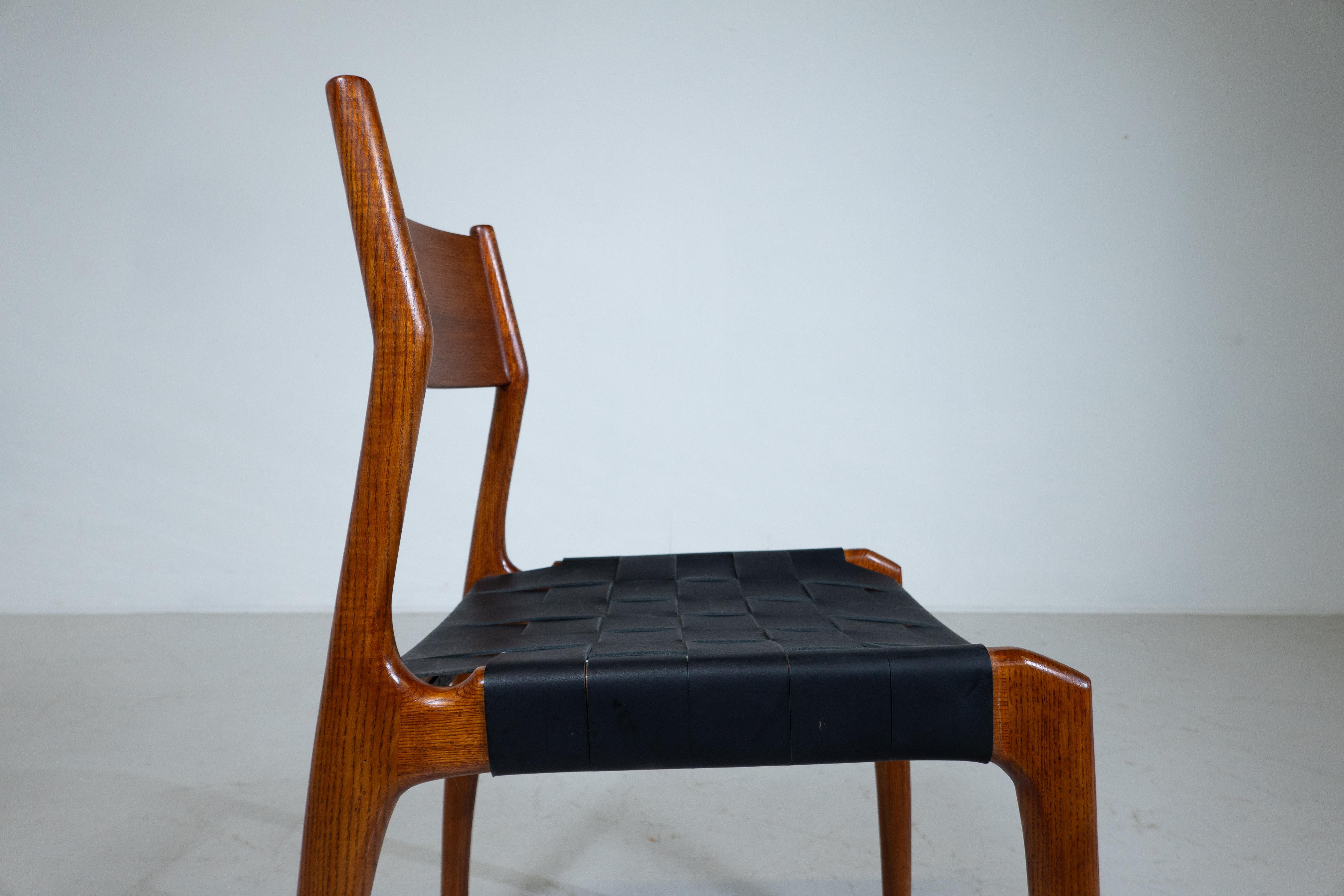 Mid-Century Modern Set of 12 Dining Chairs by Fratelli Reguitti, Italy, 1950s In Good Condition For Sale In Brussels, BE