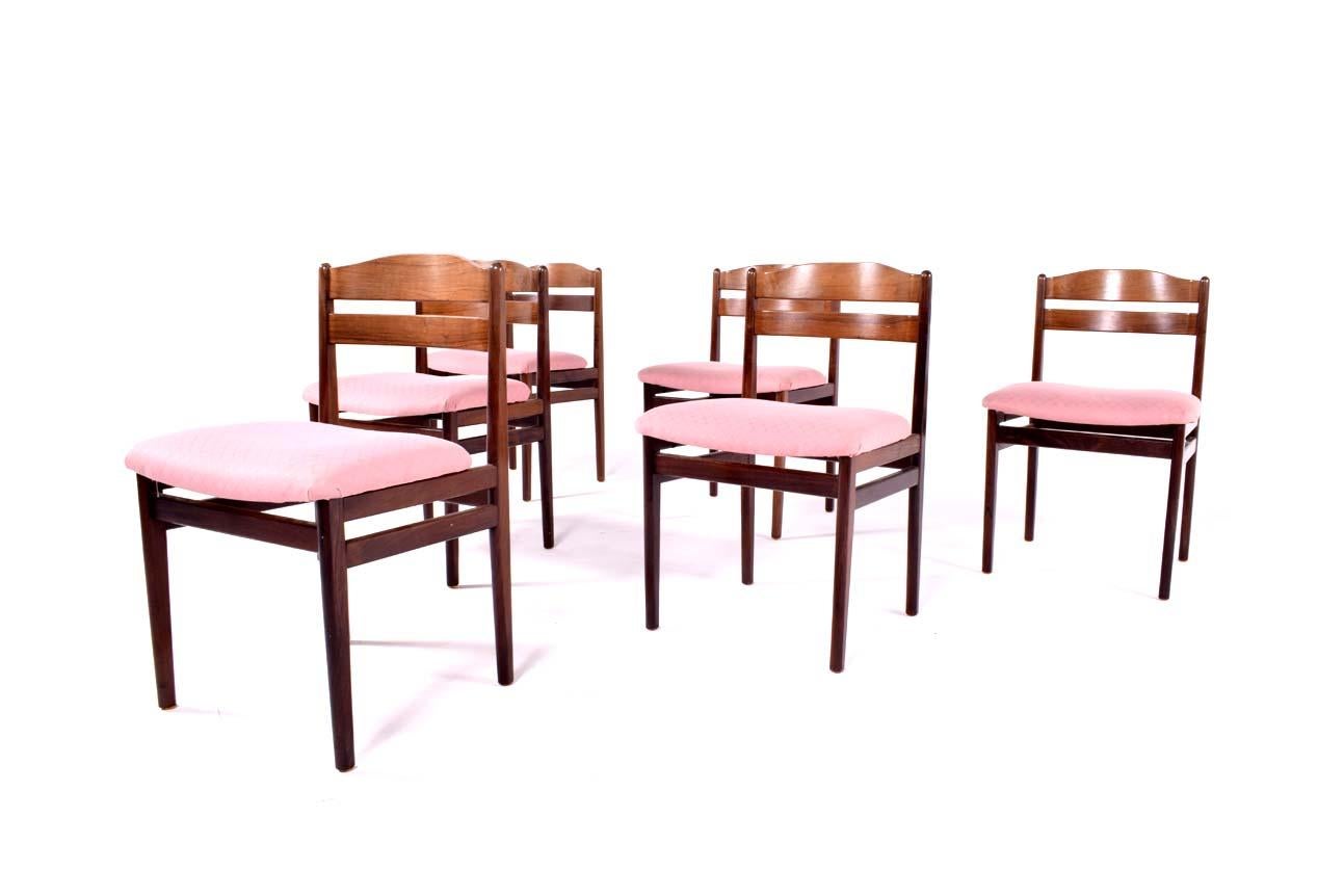 Scandinave moderne Ensemble de 12 chaises de salle à manger en bois de rose de style The Modern, années 1960 en vente