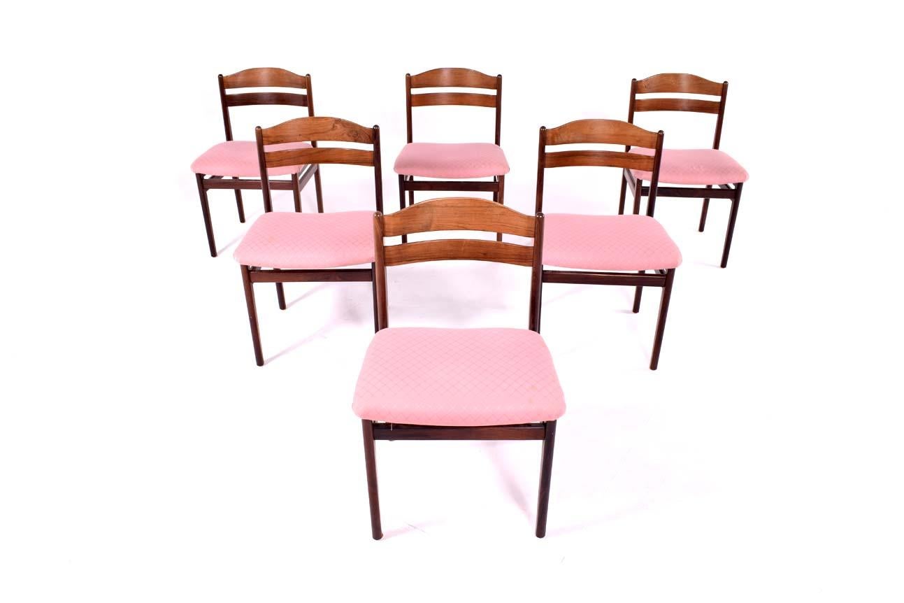 Danois Ensemble de 12 chaises de salle à manger en bois de rose de style The Modern, années 1960 en vente