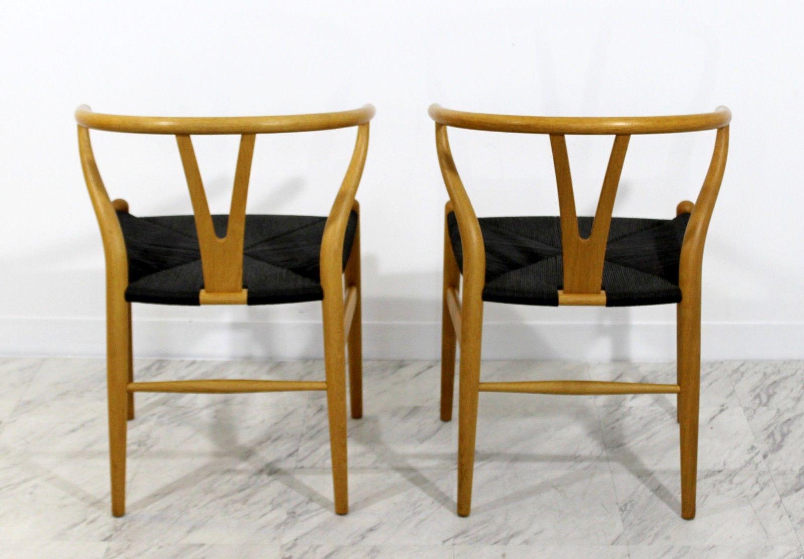 Mid-20th Century Mid-Century Modern Set of 2 New Hans Wegner Hansen Wishbone Dining Chairs, Ch24