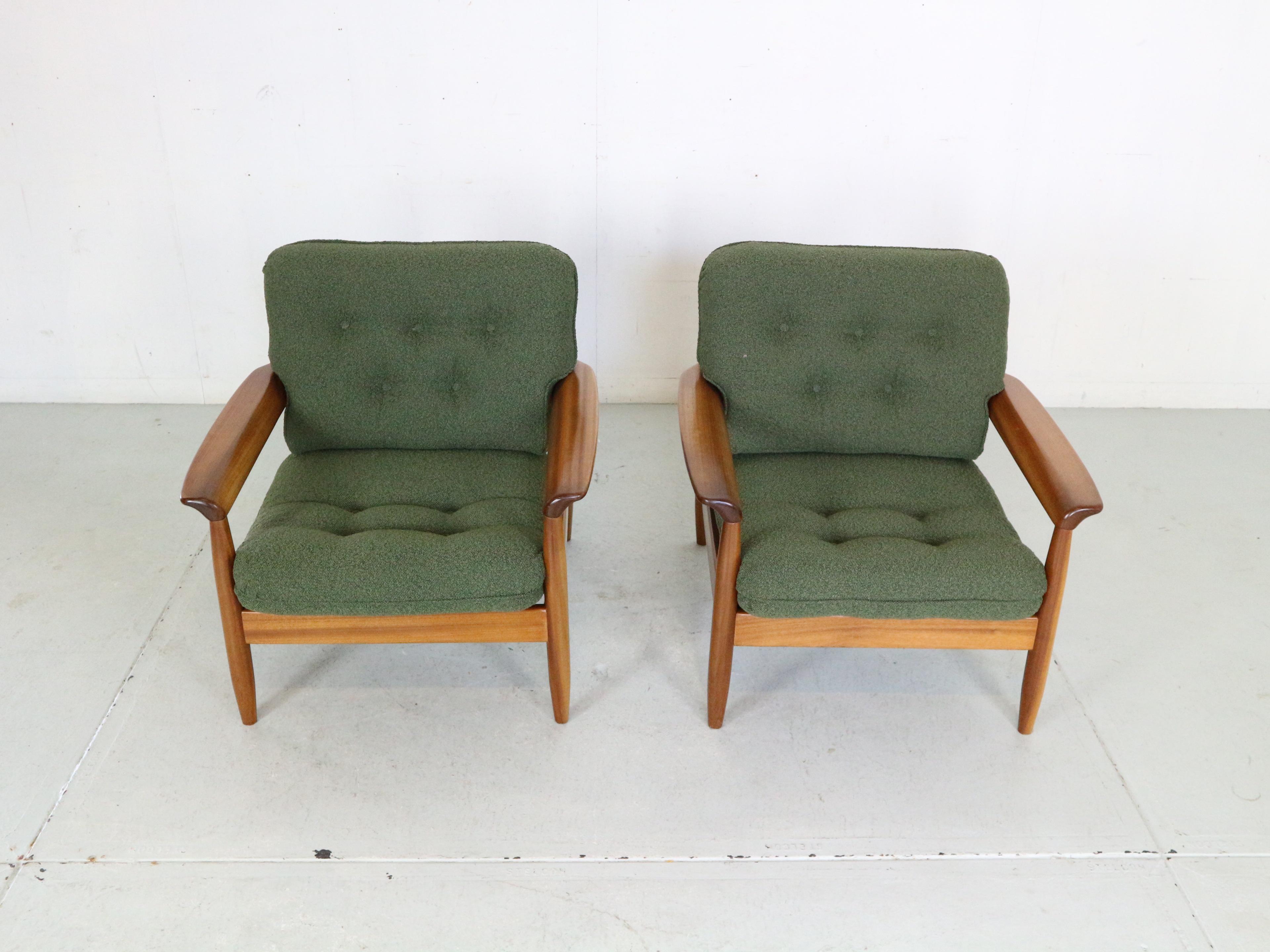 Mid-Century Modern Set of 2 Teak Lounge Chairs& New Upholstery, 1960's Denmark In Good Condition In The Hague, NL